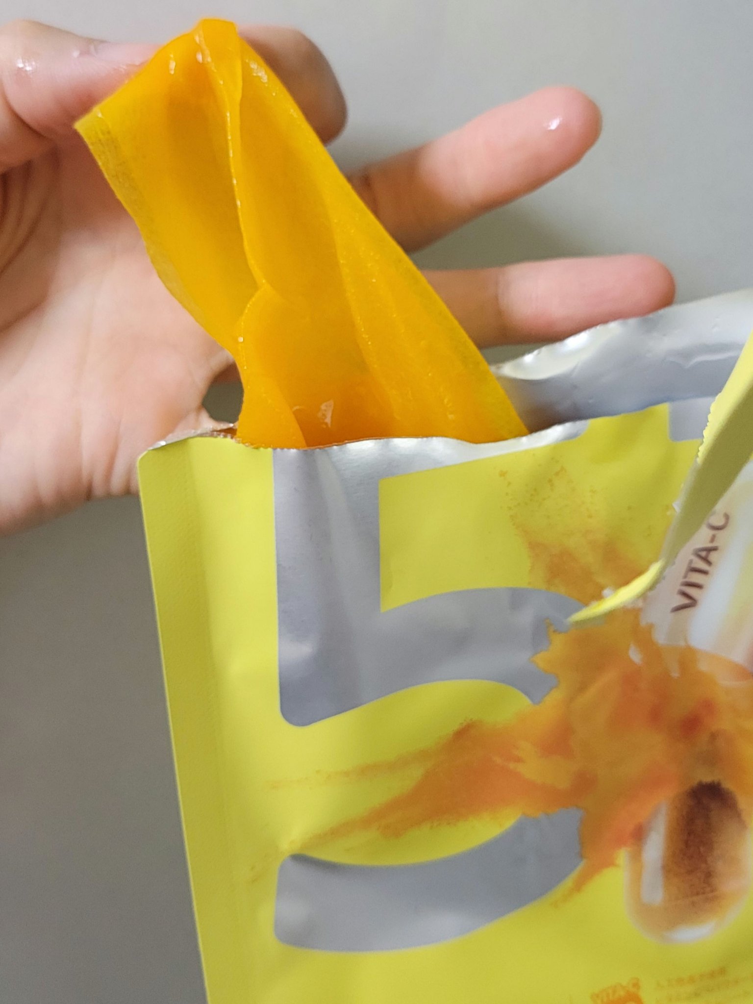 5番 白玉グルタチオンCふりかけマスク 1枚/numbuzin/シートマスク・パックを使ったクチコミ（3枚目）