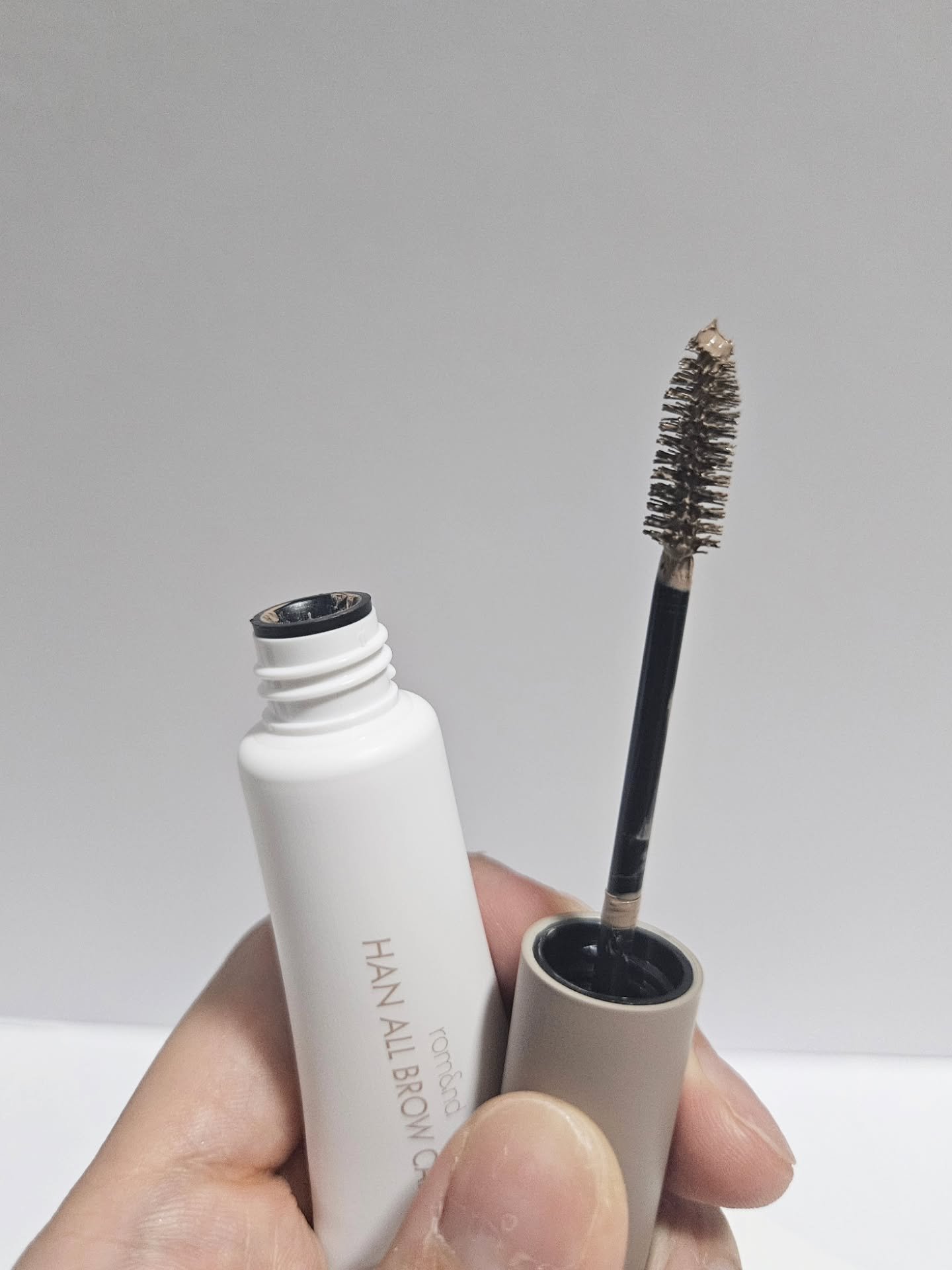 ハンオールブロウカラ/rom&nd/眉マスカラを使ったクチコミ（2枚目）