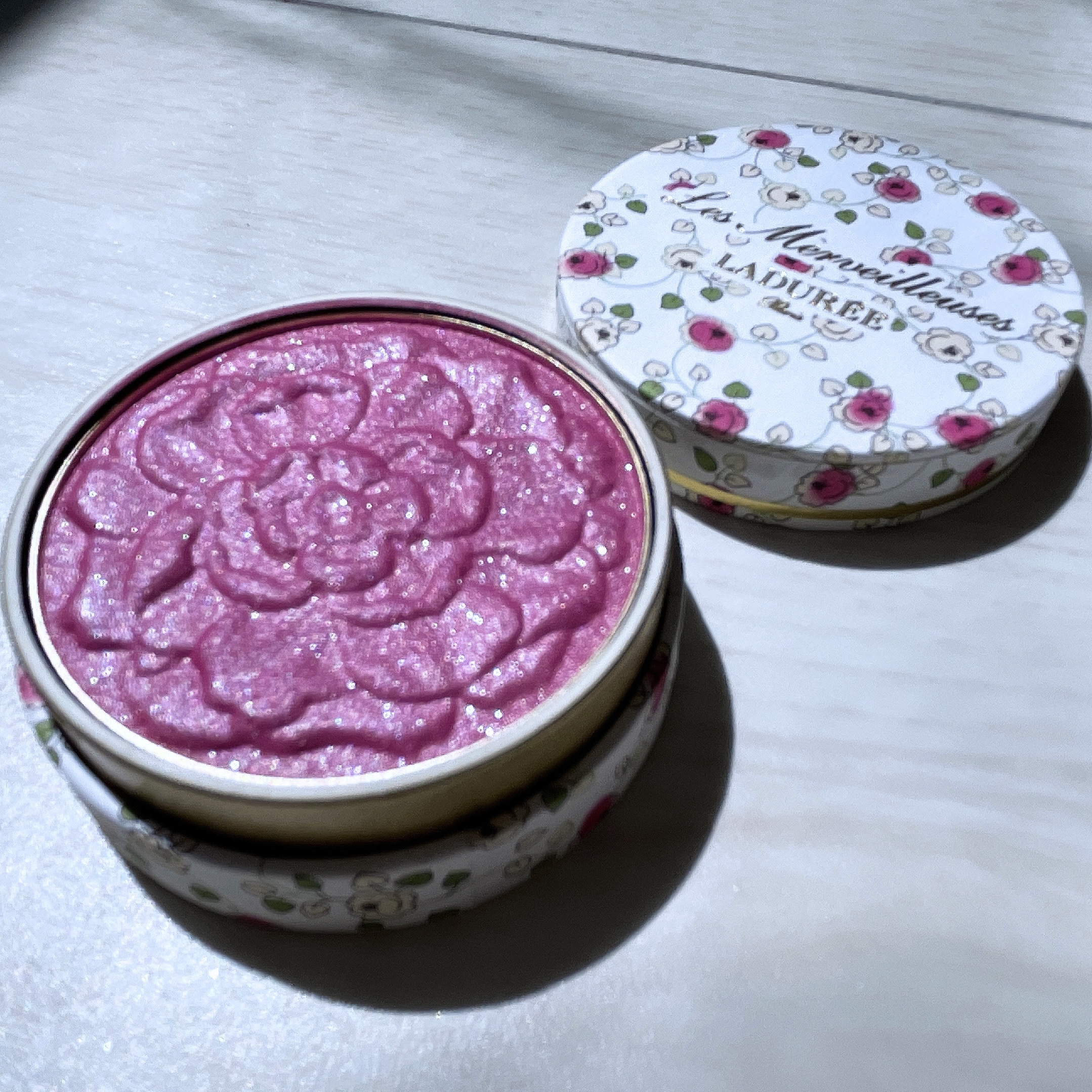 シマリング パウダー ブラッシュ/レ・メルヴェイユーズ ラデュレ/パウダーチークを使ったクチコミ（1枚目）