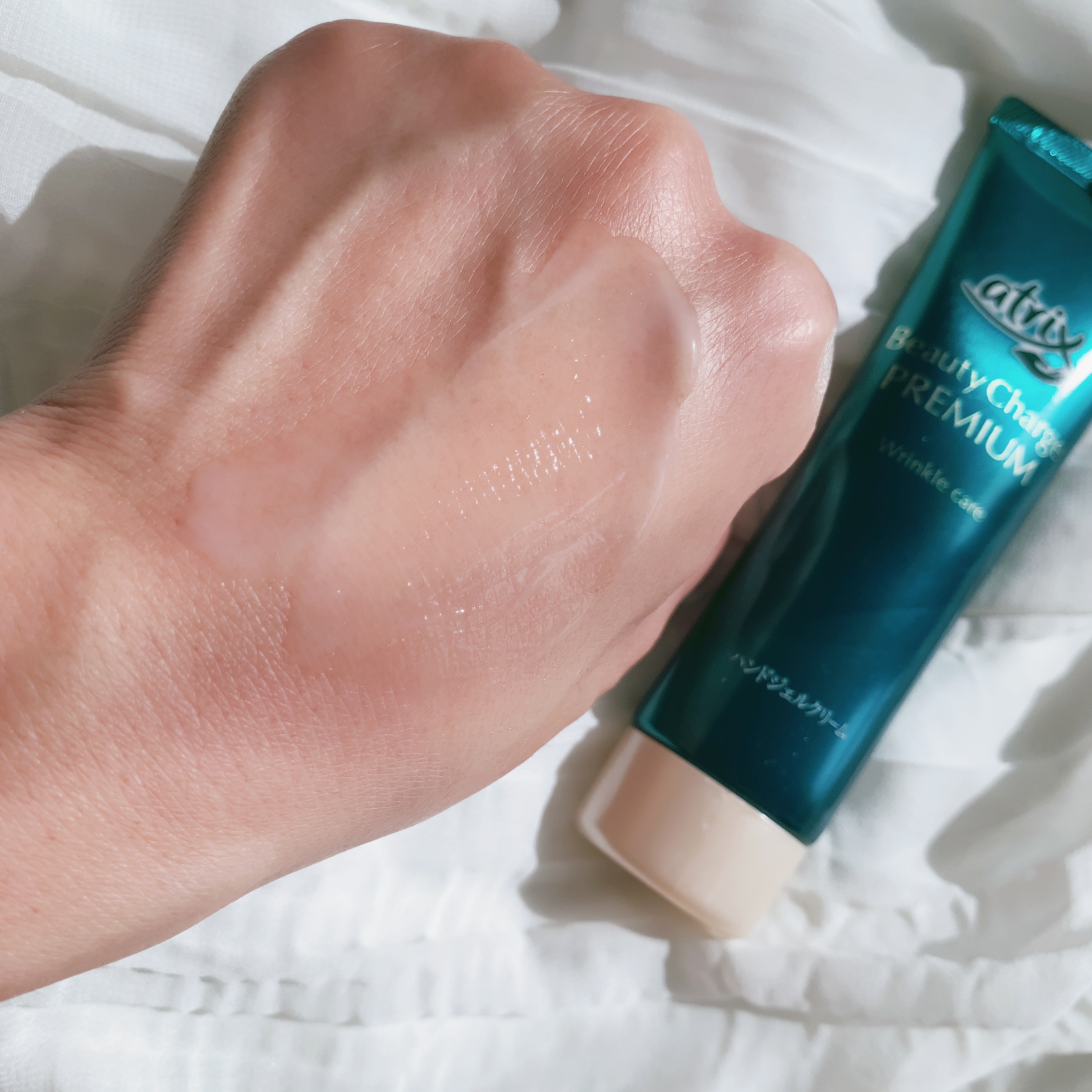 アトリックス ビューティーチャージプレミアム シワ改善 ハンドジェルクリーム 無香料/アトリックス/ハンドクリームを使ったクチコミ（3枚目）