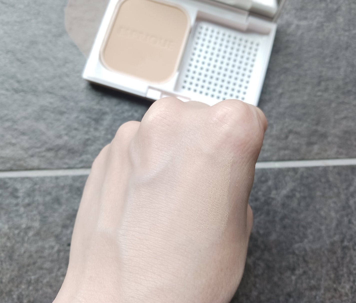 メルティセラム グロウパウダー/ESPRIQUE/パウダーファンデーションを使ったクチコミ(3枚目)