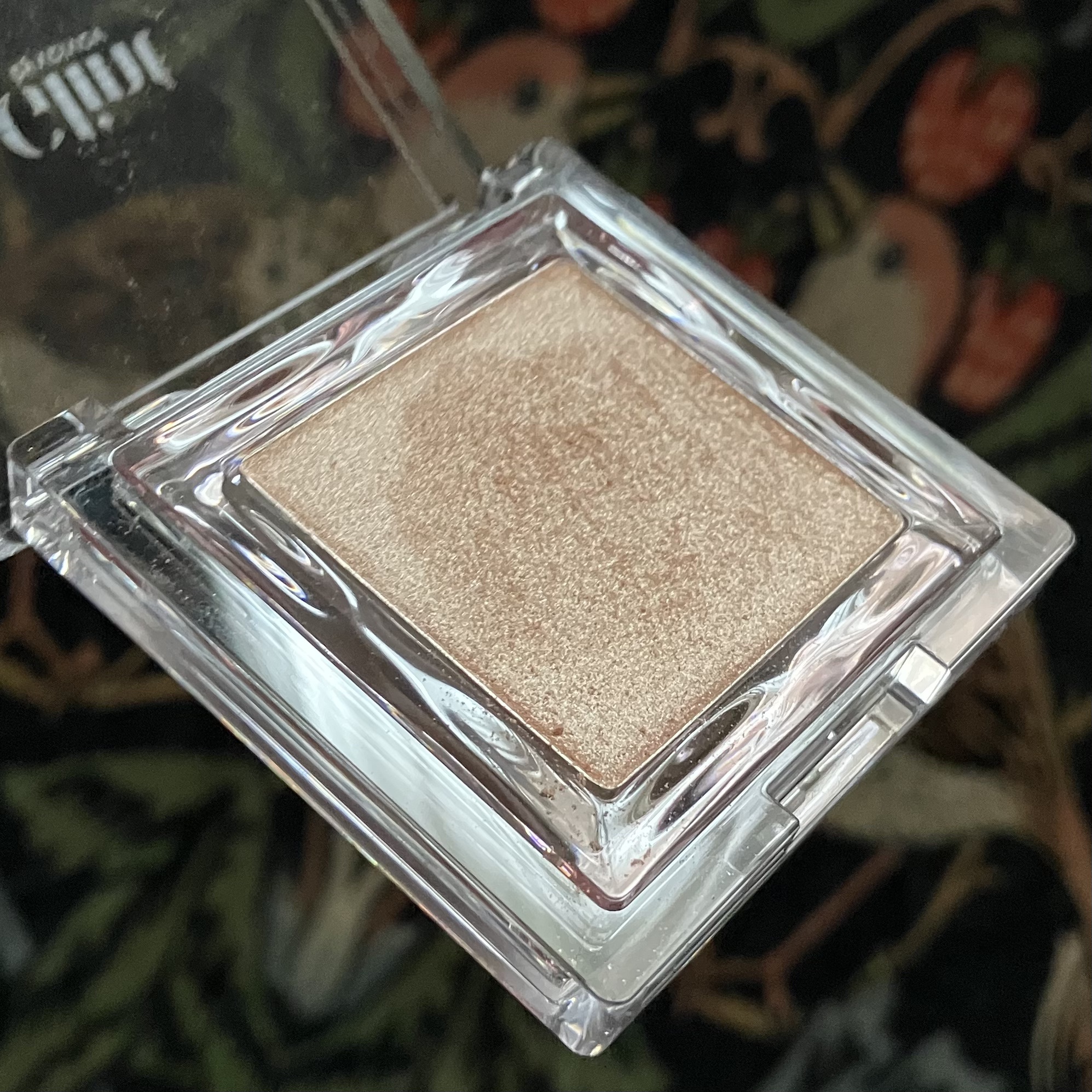 マルチカラーバリエーション スパークル SP08/チャコット・コスメティクス/単色アイシャドウを使ったクチコミ（1枚目）