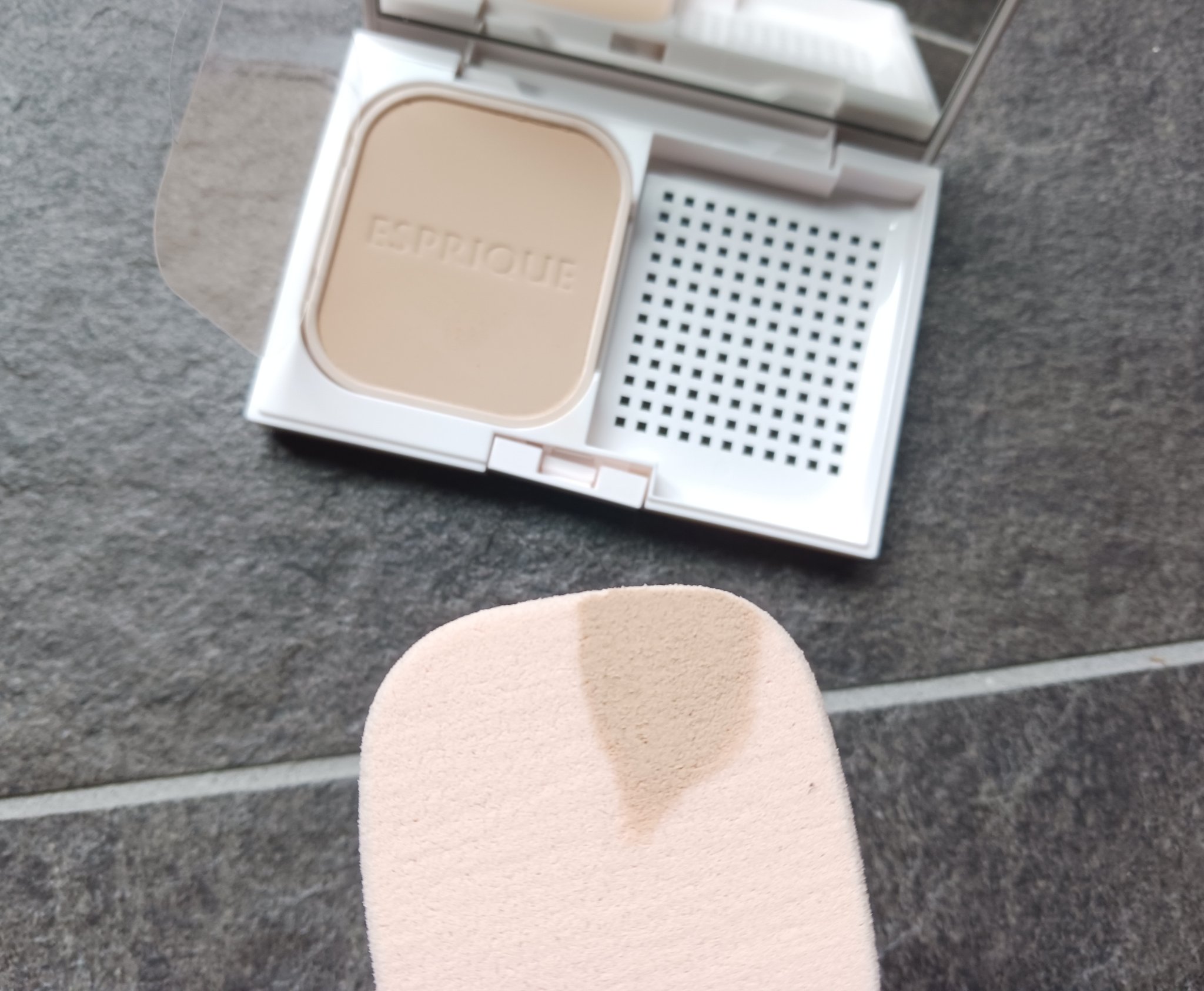 ESPRIQUE メルティセラム グロウパウダーのクチコミ「エスプリーク　メルティセラム グロウパウダー

エスプリーク史上初、高濃度※1美容液でコーティ.....」（2枚目）