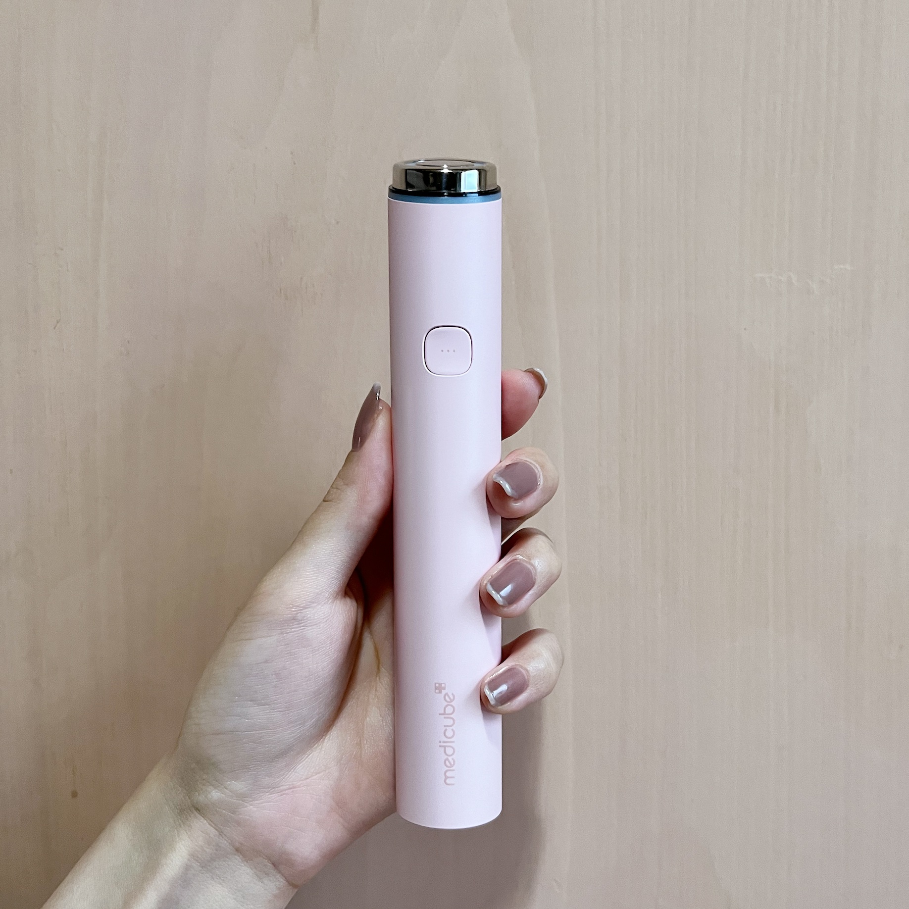 AGE-R ブースタープロ ピンク（ミニ）/MEDICUBE/美顔器・マッサージを使ったクチコミ（1枚目）