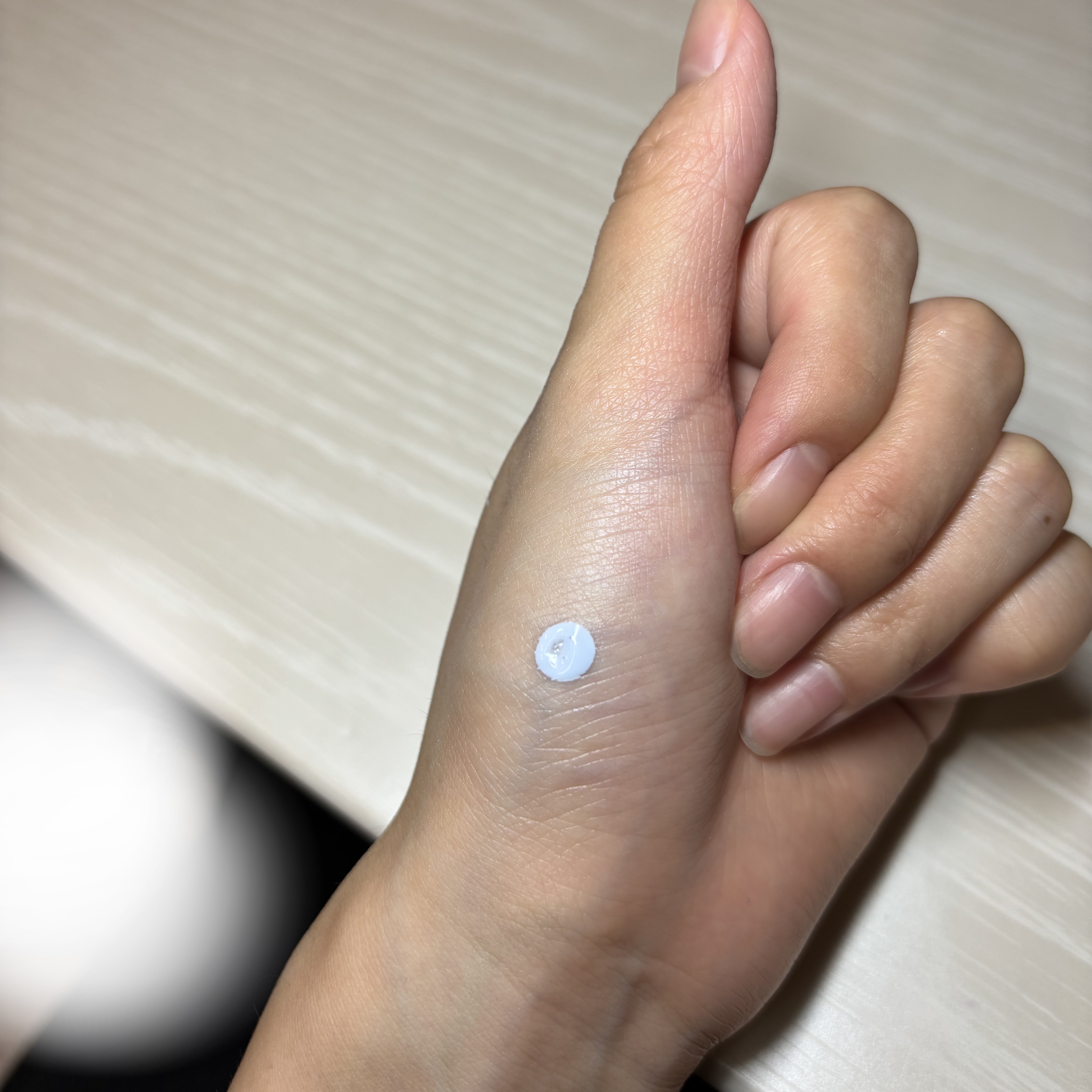 プリズム・リーブル・スキンケアリング・コレクター/GIVENCHY/化粧下地を使ったクチコミ（2枚目）