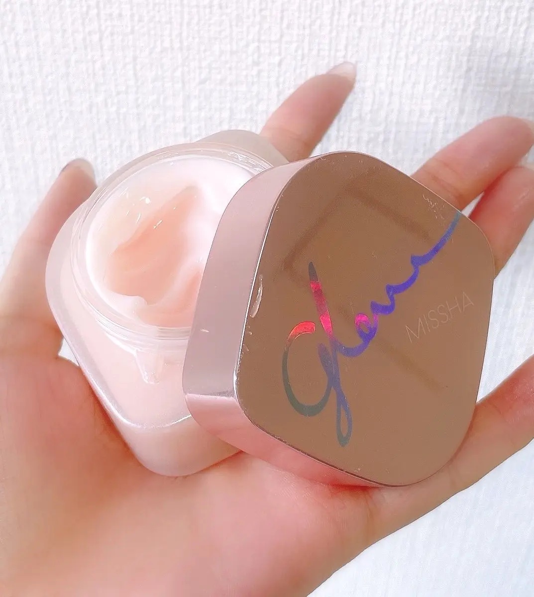 乾燥崩れが本当に起きなくなったミシャのグロウスキンバーム🎀
お肌ツヤッツヤになるし1日中乾燥しない！夕方ファンでもチークもまとめて浮き始める問題もなくなった！おすすめ♡
#韓国コスメ #プチプラコスメ #乾燥肌 