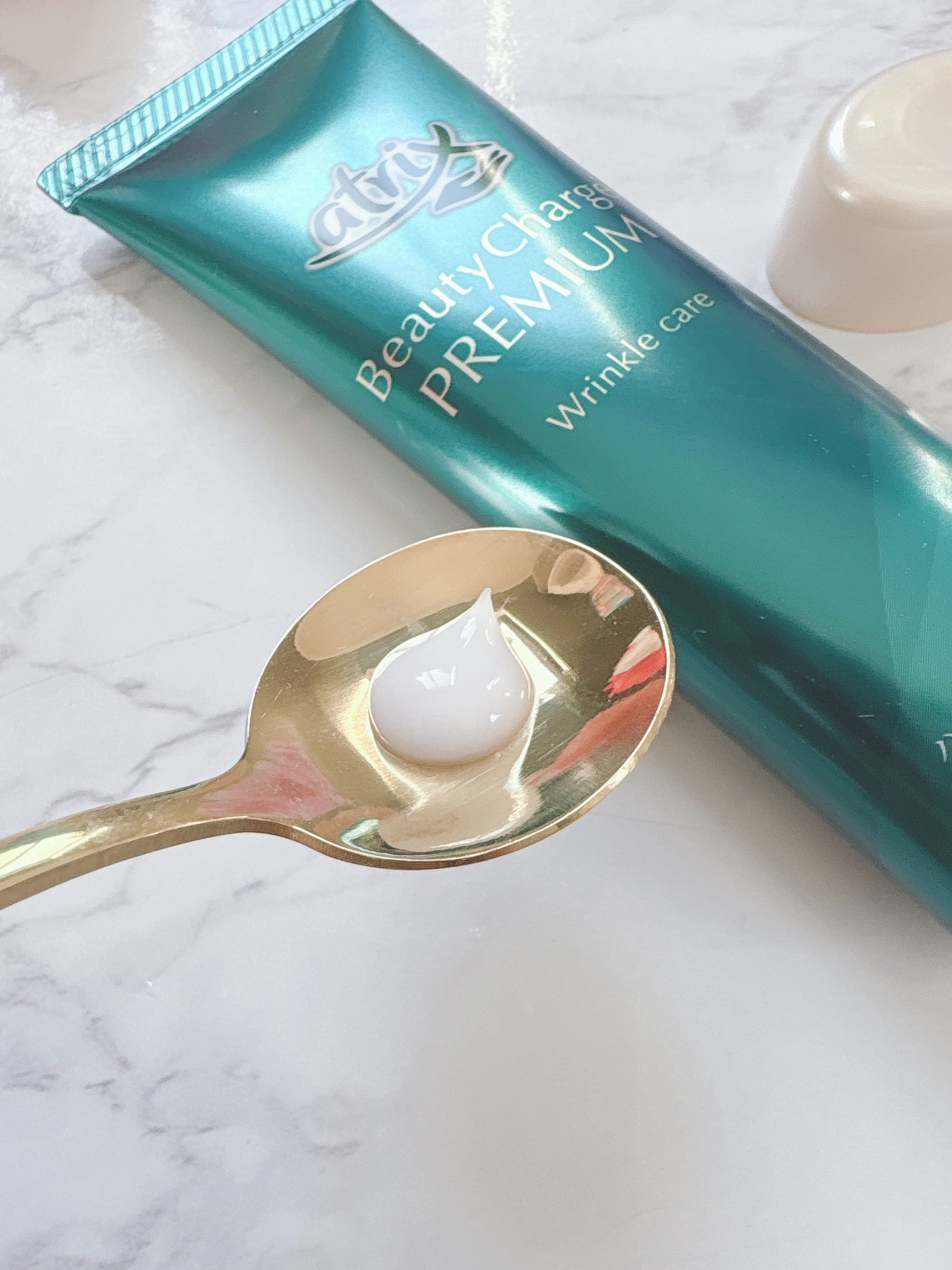 アトリックス ビューティーチャージプレミアム シワ改善 ハンドジェルクリーム 無香料/アトリックス/ハンドクリームを使ったクチコミ(2枚目)