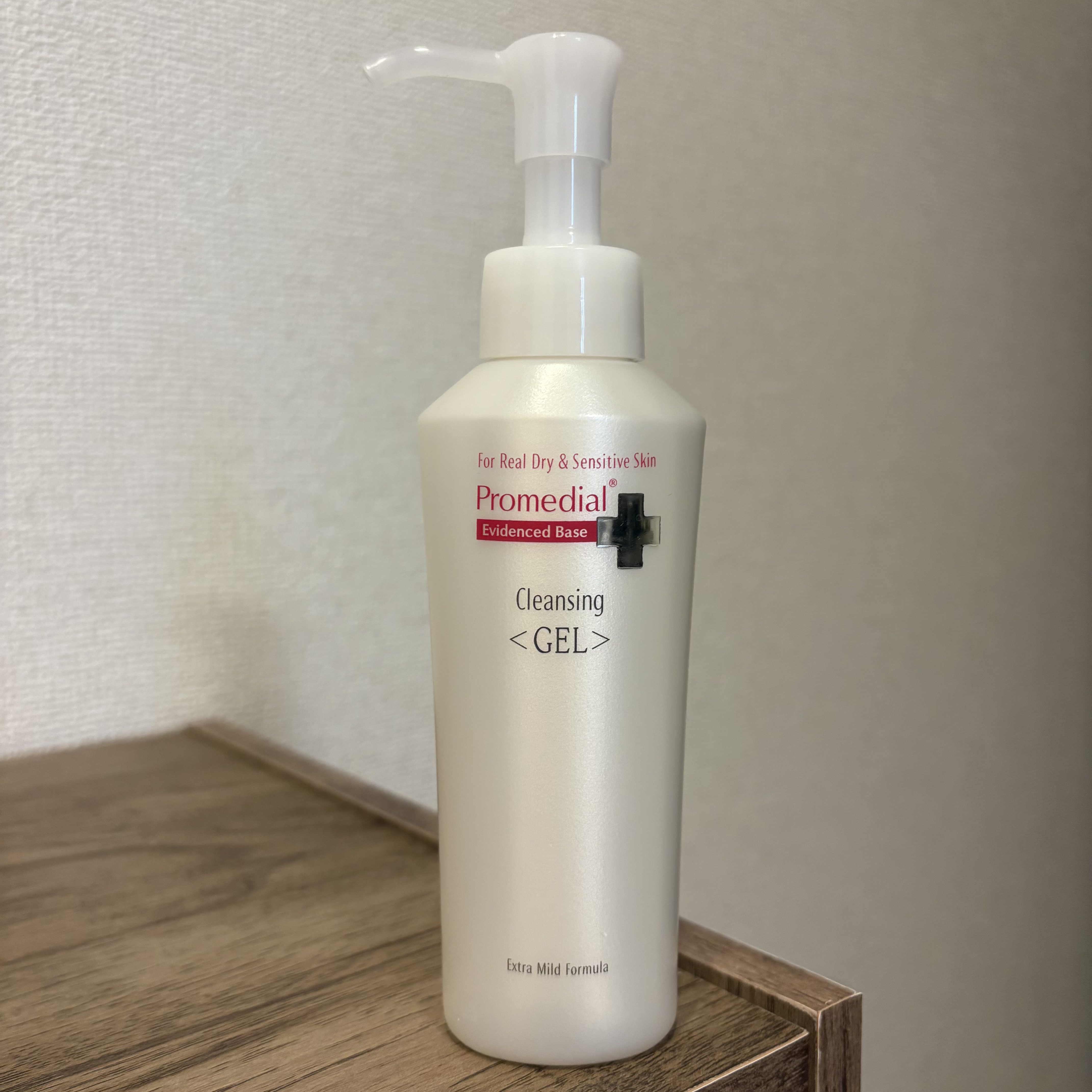 ☺︎プロメディアル

クレンジングジェル

クレンジングも洗顔と一緒に購入！
こちらも洗顔と同様にとにかく肌を労りたい日用のクレンジング。
肌が荒れている時期やごわごわする時に使う。