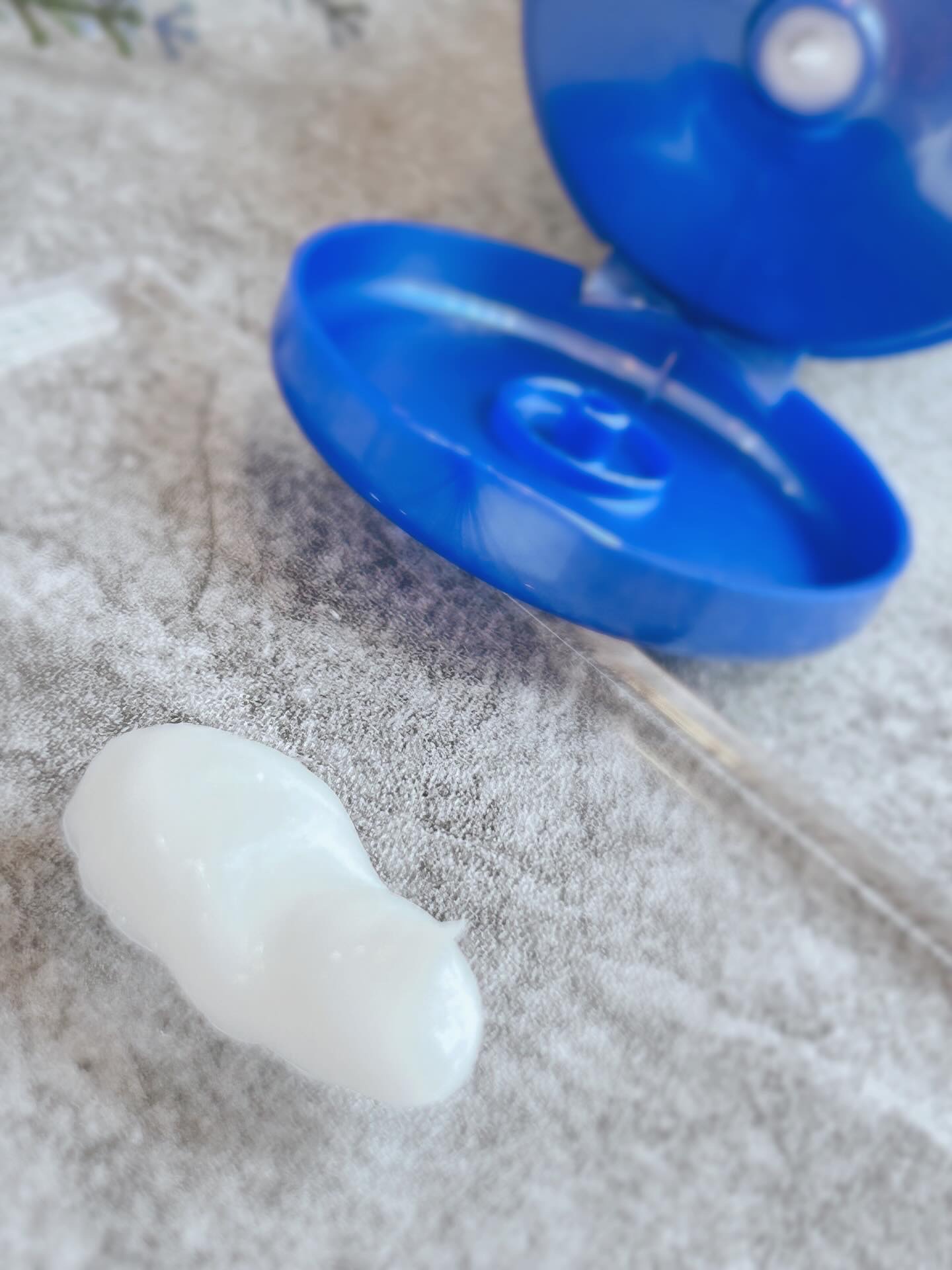 ラックス　スーパーリッチシャイン  リラックスナイトケア　まとまりチューブトリートメント/LUX/洗い流すヘアトリートメントを使ったクチコミ（3枚目）