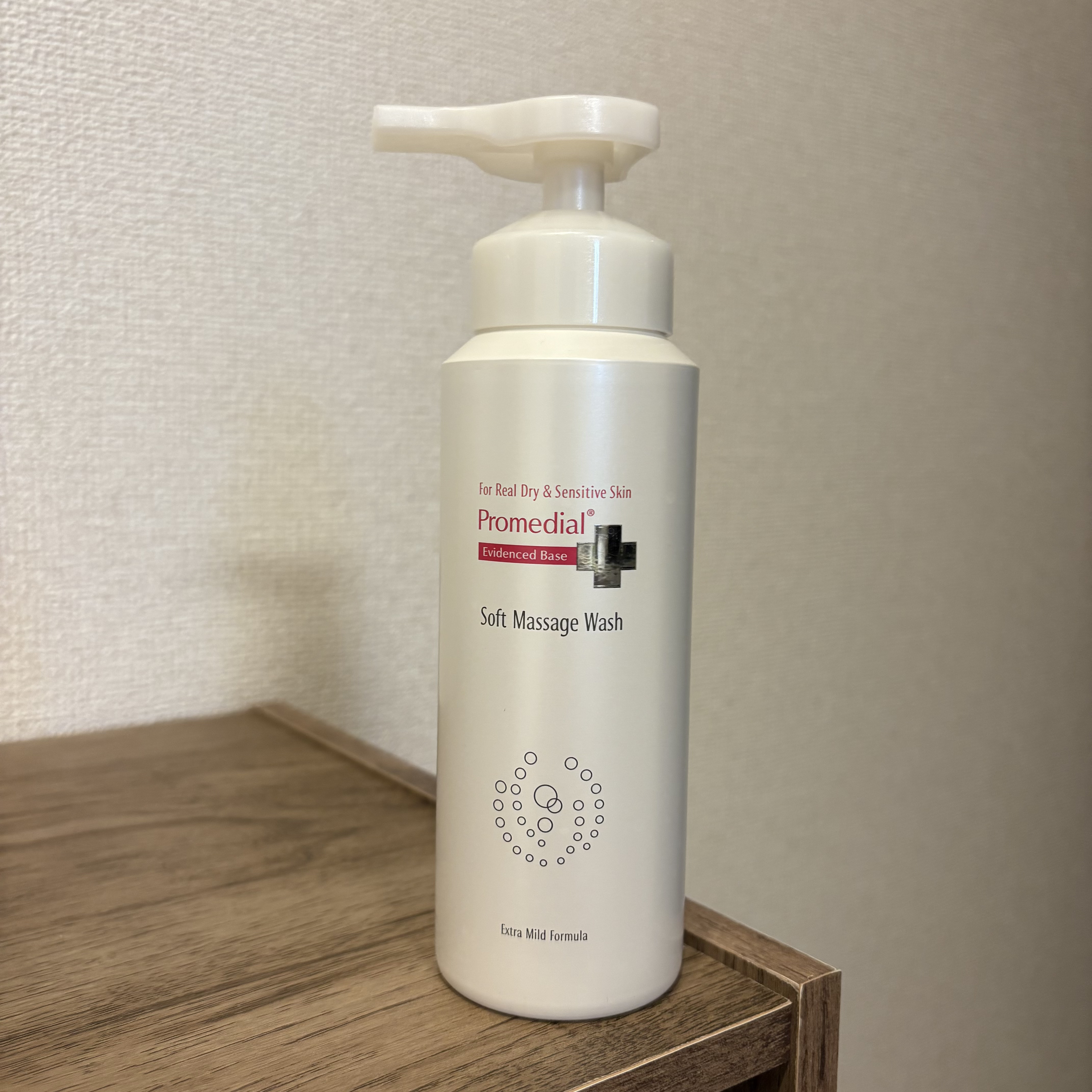 ☺︎プロメディアル

ソフトマッサージウォッシュ

とてもお気に入りのプロメディアル！！
初めてソフトマッサージウォッシュを購入！
超濃密な泡が出てきて、手軽に使えるのがとても良い♡
肌をとにかく優しく労りたい時に最高！
毛穴ケアとかしっか