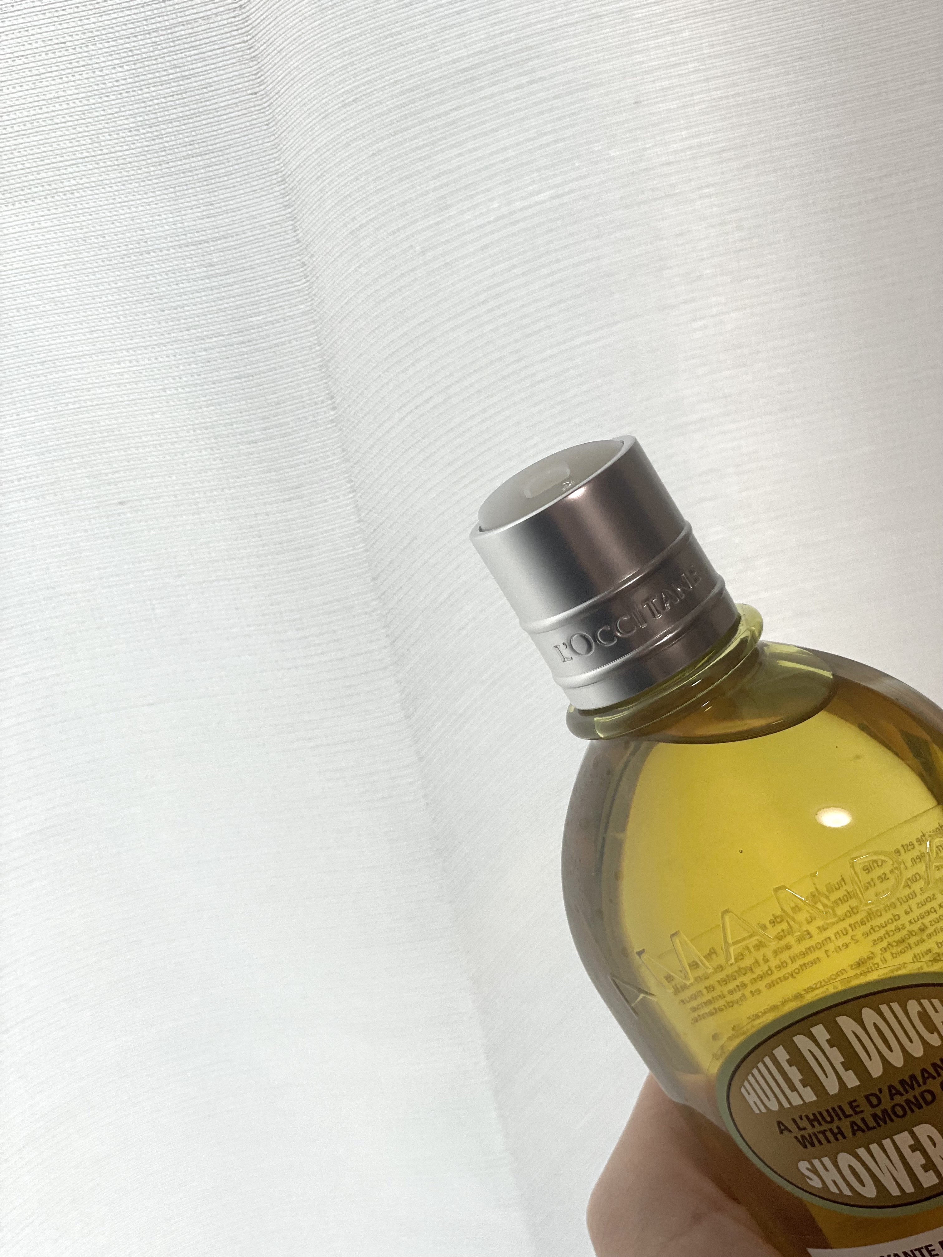 アーモンド モイスチャライジングシャワーオイル/L'OCCITANE/ボディソープを使ったクチコミ（2枚目）
