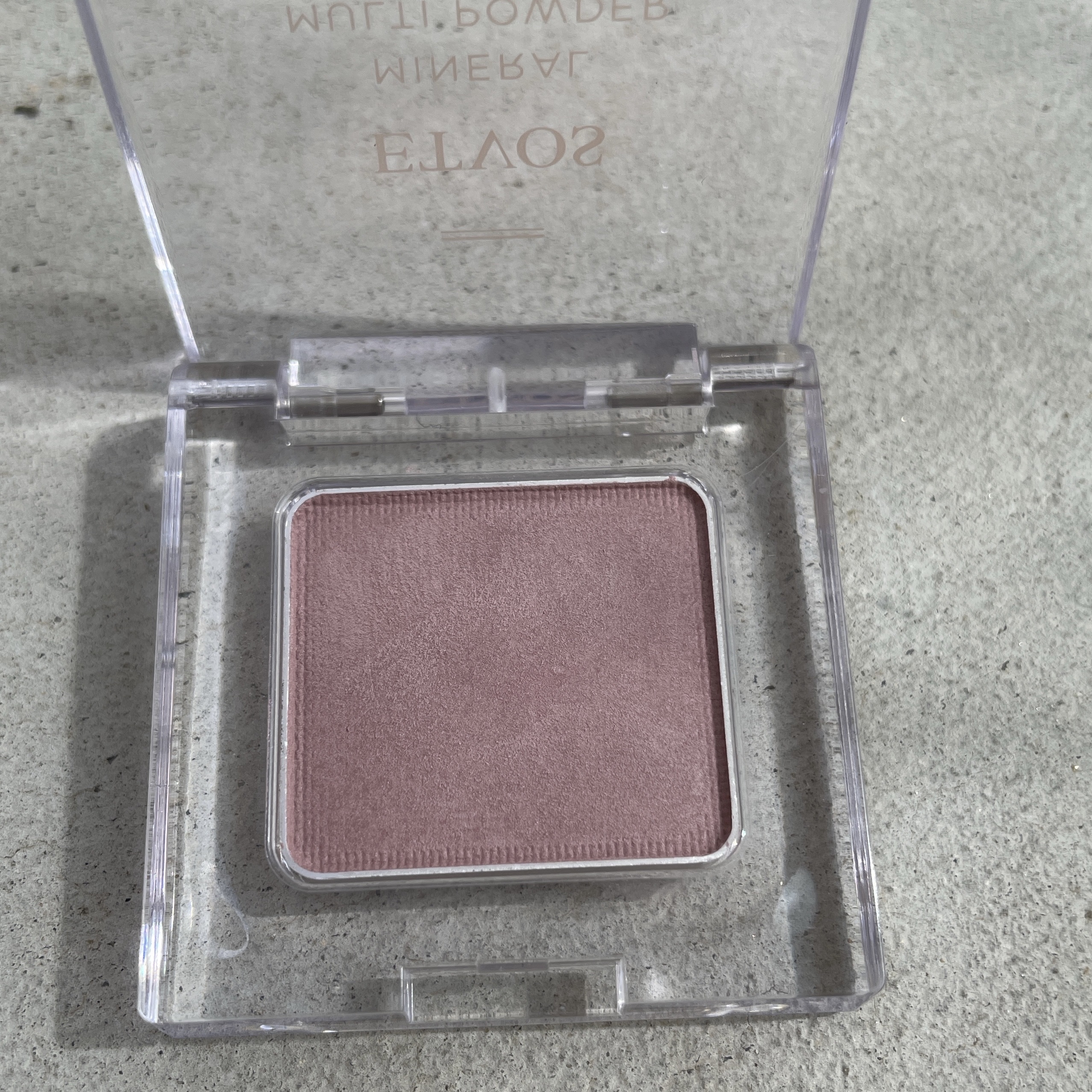 ミネラルマルチパウダー/エトヴォス/単色アイシャドウを使ったクチコミ（3枚目）