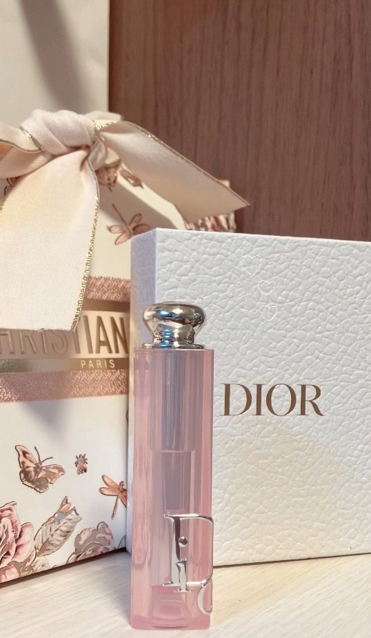 Dior ディオール アディクト リップ グロウのクチコミ「【ディオール　アディクト　001】
PH系が似合わない人にはお勧めしない
青みが得意な人じゃな.....」（1枚目）