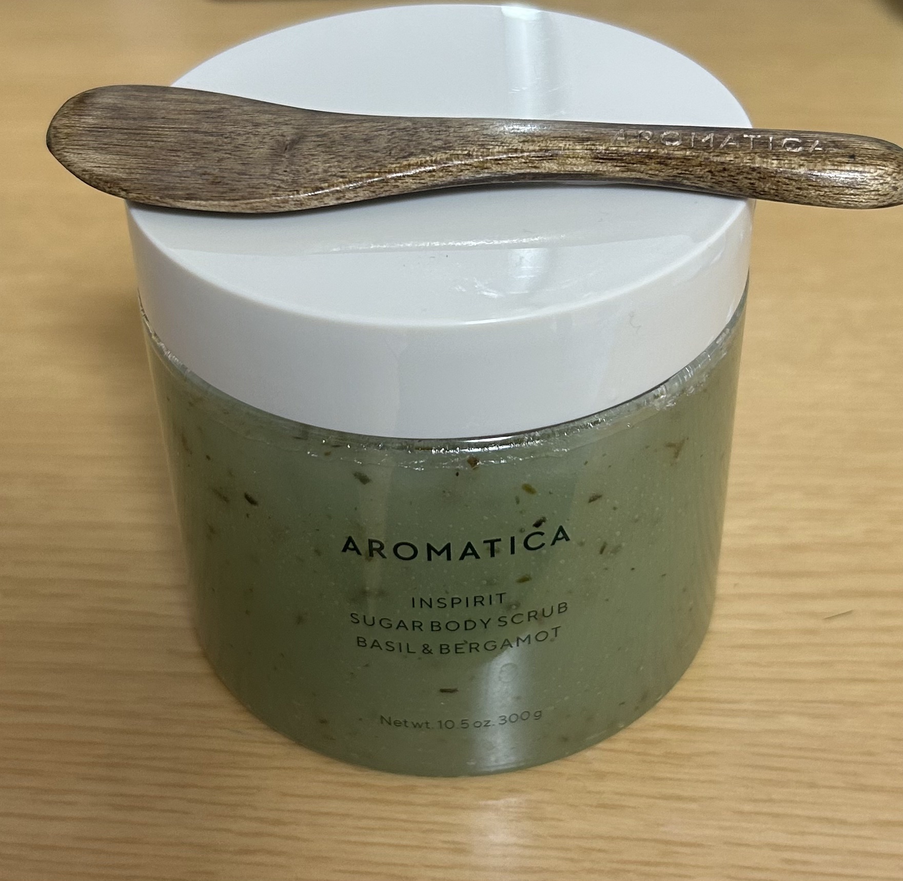 シュガーボディスクラブバジル＆ベルガモット/AROMATICA/ボディスクラブを使ったクチコミ（1枚目）