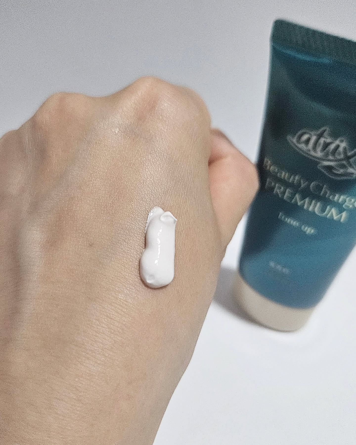 ビューティーチャージプレミアム 瞬間つや美肌 無香料/アトリックス/ハンドクリームを使ったクチコミ（2枚目）