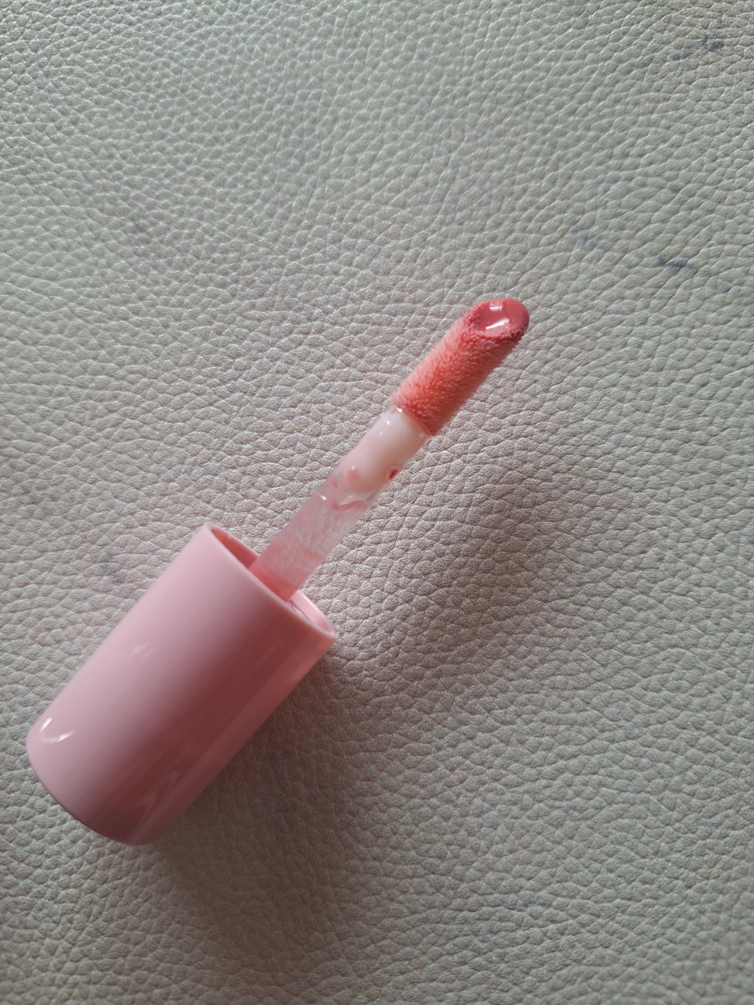 インク グラスティング リップ グロス/PERIPERA/リップグロスを使ったクチコミ（2枚目）