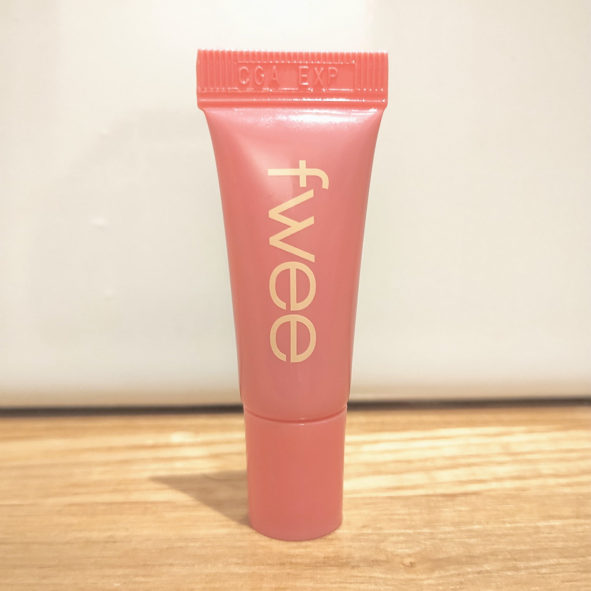 フィー 3Dボリューミングティント 02 バニラデュー/fwee/リップティントを使ったクチコミ（1枚目）