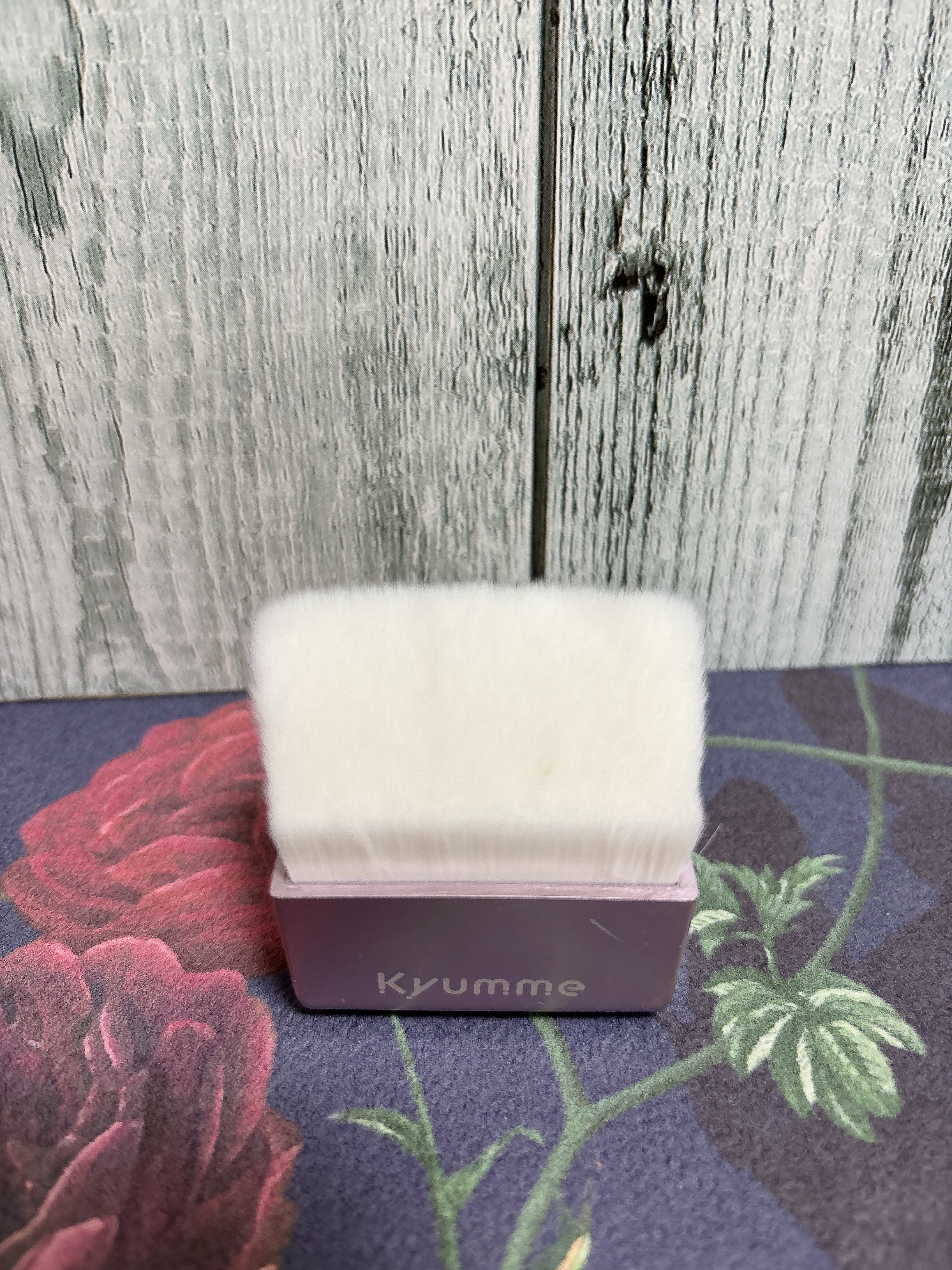 KM フラットブラシ /DAISO/メイクブラシを使ったクチコミ（2枚目）