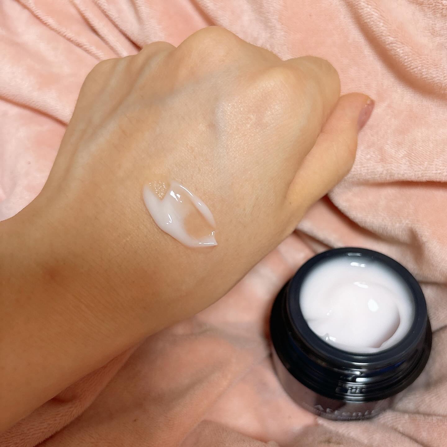 アテニア ミッドナイトモイスチャライザー/アテニア/フェイスクリームを使ったクチコミ（3枚目）