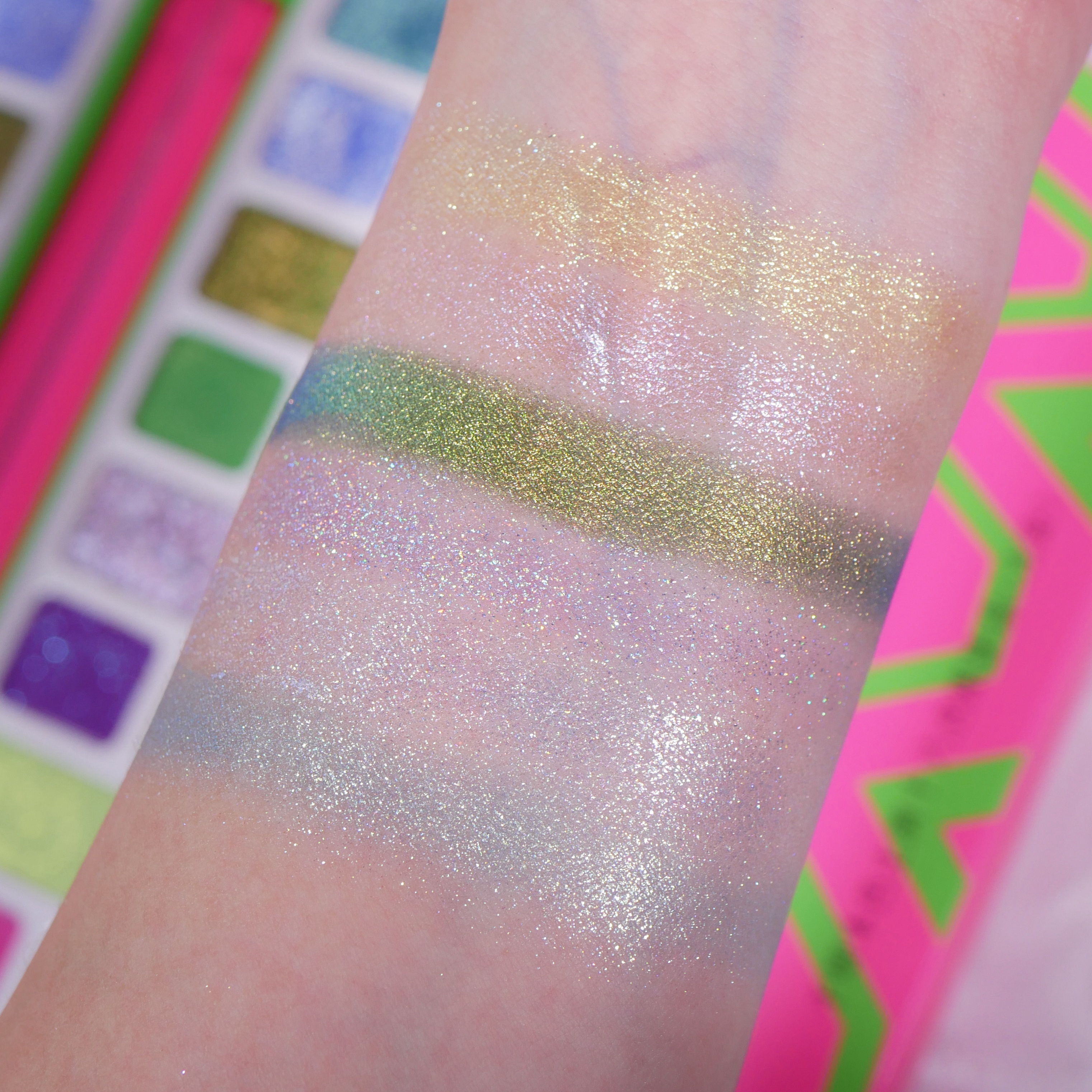 16-Color Natural Star Eye Shadow Palette/CHEERYEP/アイシャドウパレットを使ったクチコミ（3枚目）