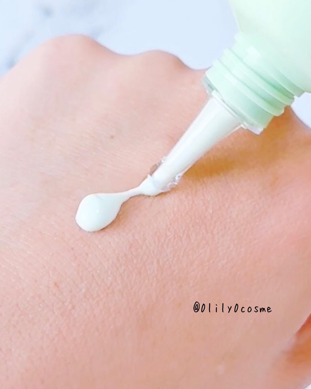 nutseline CICA NUT HYAL SUN SERUMのクチコミ「.
こんばんは
スキンケア・コスメライターの鈴蘭です❤️

今回ご紹介するのは
≪日焼け止め≫.....」（3枚目）