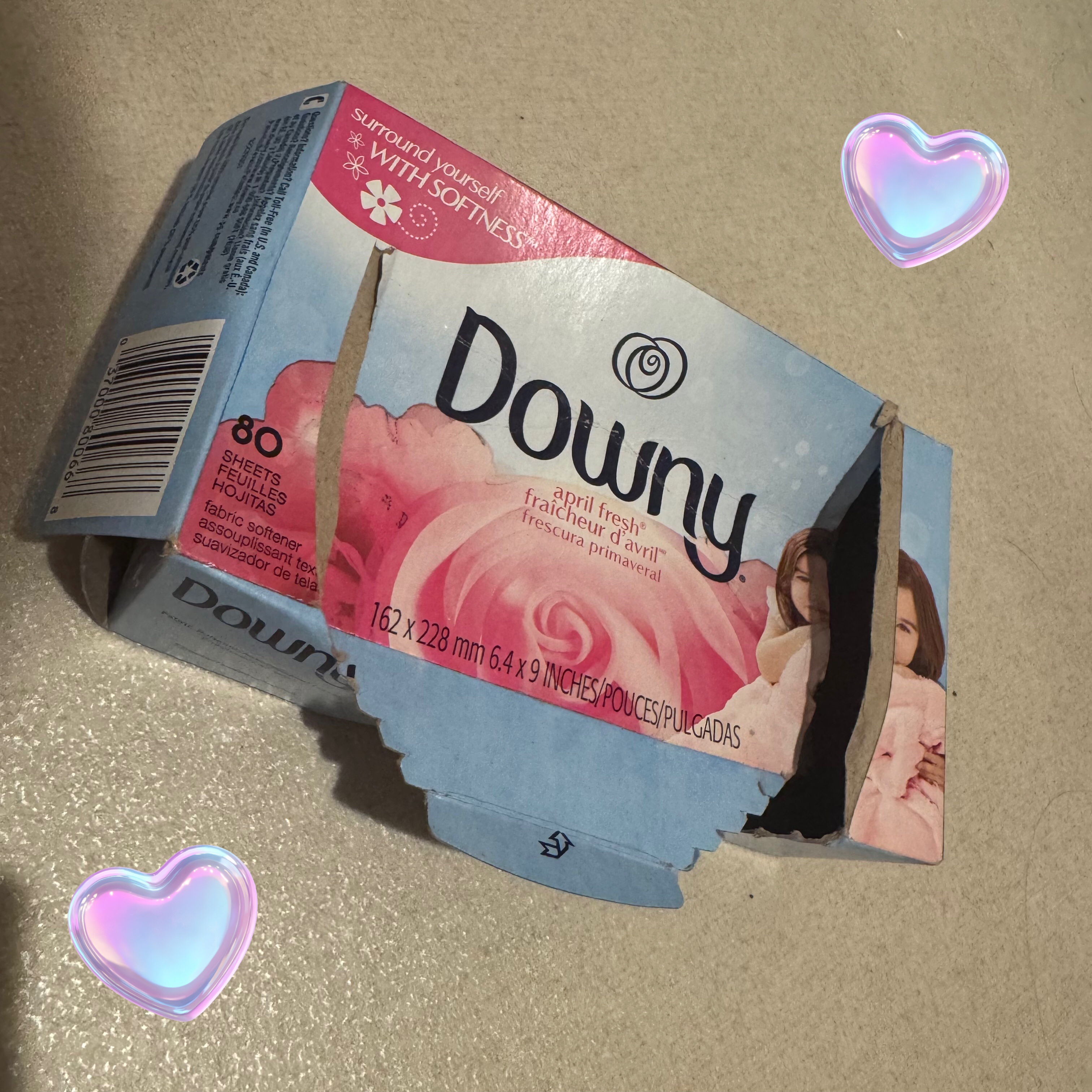 ダウニー ダウニーシート エイプリルフレッシュの香りのクチコミ「
ダウニーの乾燥機に入れて使えるシートタイプの柔軟剤！

液体タイプの柔軟剤だとやはり香りが強.....」（1枚目）