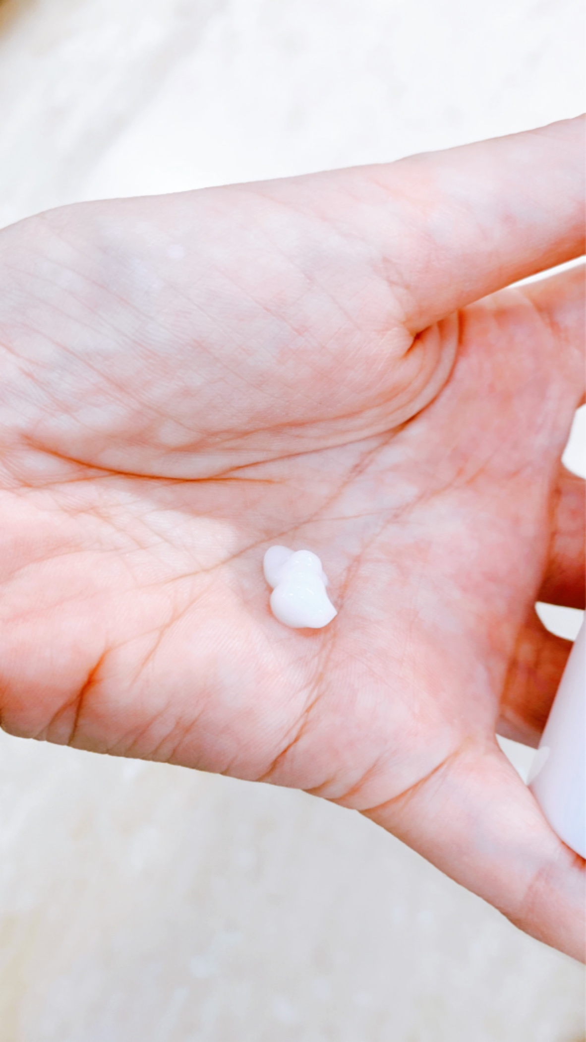 Wonjungyo ウォンジョンヨ ミルキーヘアエッセンス モイストのクチコミ「新発売されたウォンジョンヨ ミルキーヘアエッセンス モイスト✨
とろんとやわらか“ミルキーヘア.....」（2枚目）