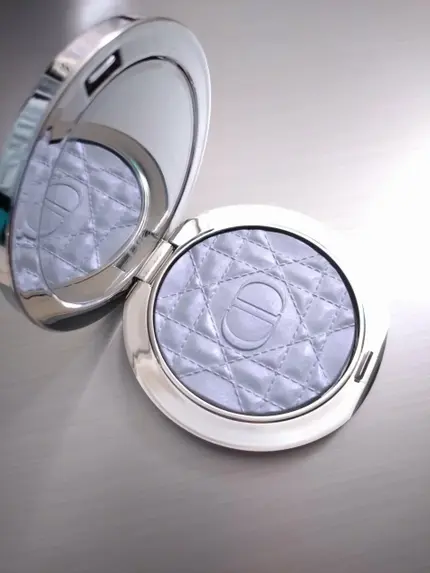 ディオールスキン フォーエヴァー グロウ ルミナイザー/Dior/ハイライトを使ったクチコミ(1枚目)