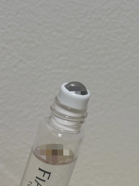 パルファンドトワレ ロールオン ホワイトフローラル/フィアンセ/香水(レディース)を使ったクチコミ（2枚目）