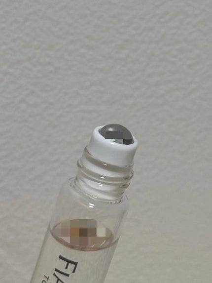 パルファンドトワレ ロールオン ホワイトフローラル/フィアンセ/香水(レディース)を使ったクチコミ(2枚目)