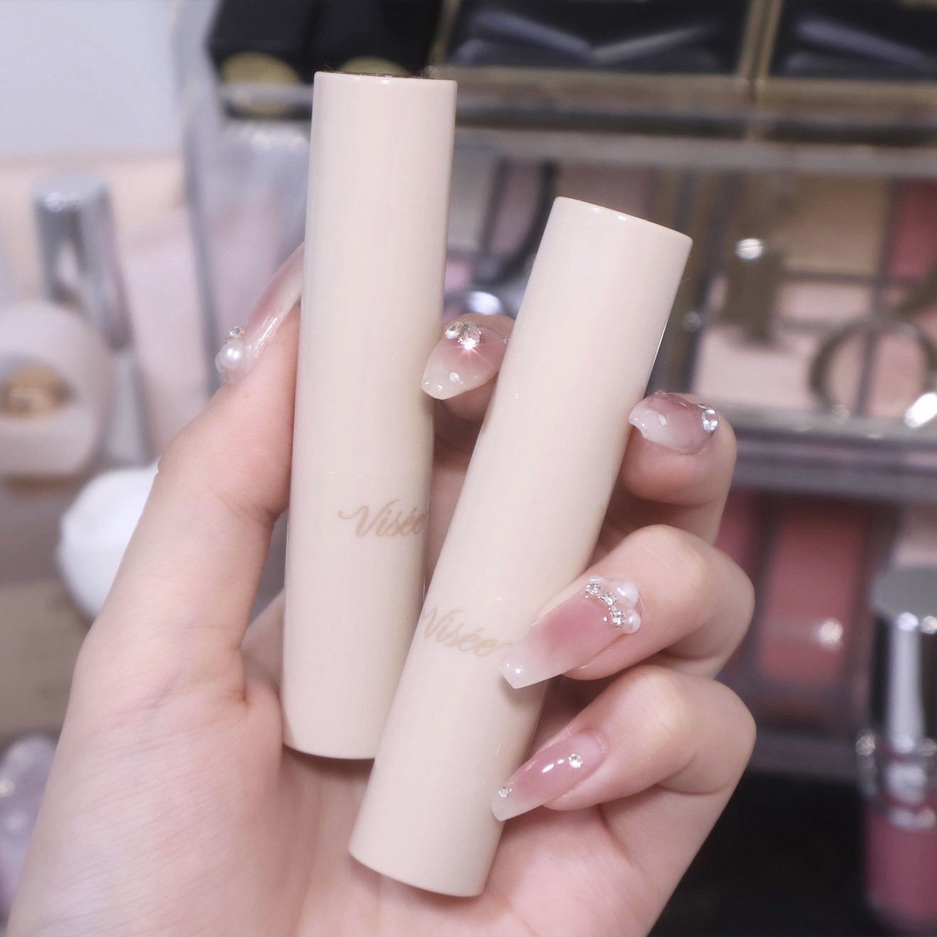 エッセンス プランプバーム BE380 ウーロンベージュ/Visée/リッププランパーを使ったクチコミ（2枚目）