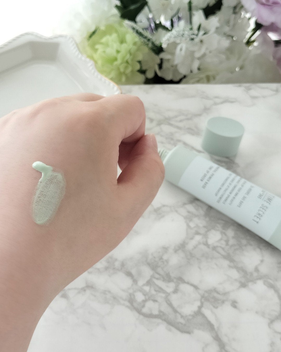 momo | 大人の美肌日記 on LIPS 「メイクをしながらスキンケア♪タイムシークレットの薬用化粧下地で..」(2枚目)