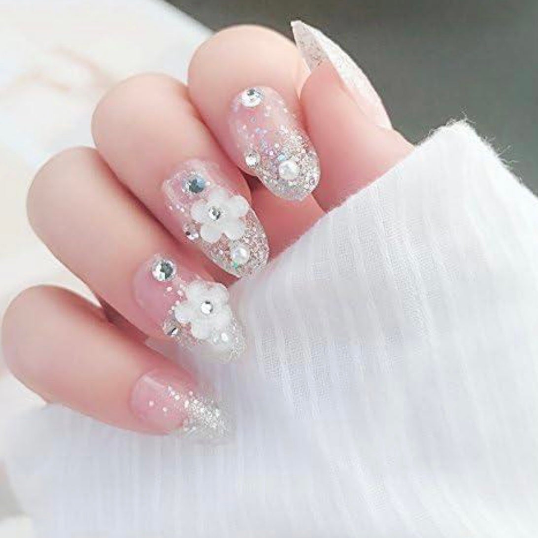 sakiko on LIPS 「ネイルチップです💅💅直接貼るタイプでとても楽!..」(1枚目)