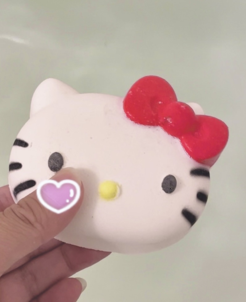 ハローキティ（バスボム）/ラッシュ/炭酸系入浴剤を使ったクチコミ（1枚目）