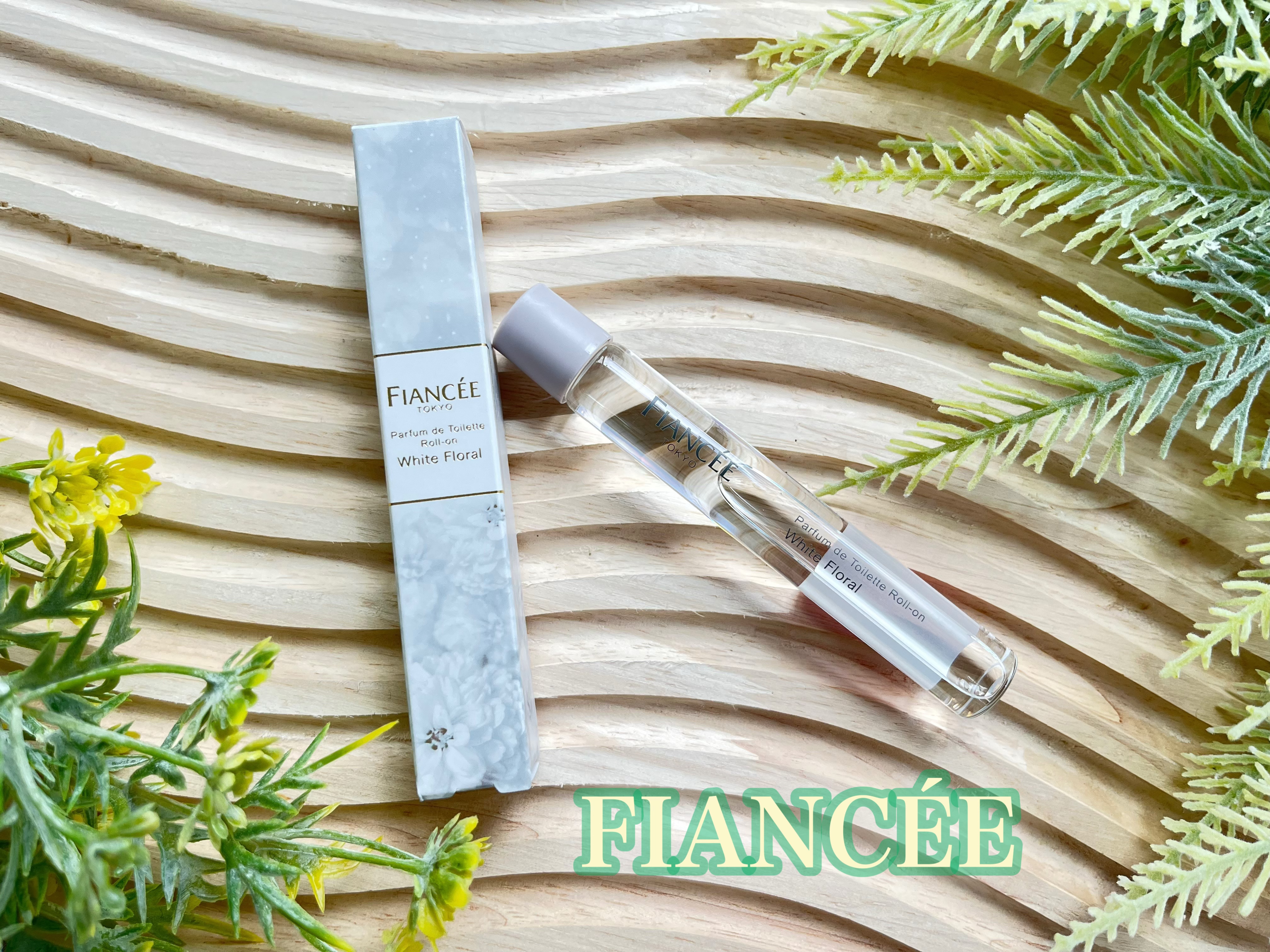 パルファンドトワレ ロールオン ホワイトフローラル/フィアンセ/香水(レディース)を使ったクチコミ（1枚目）
