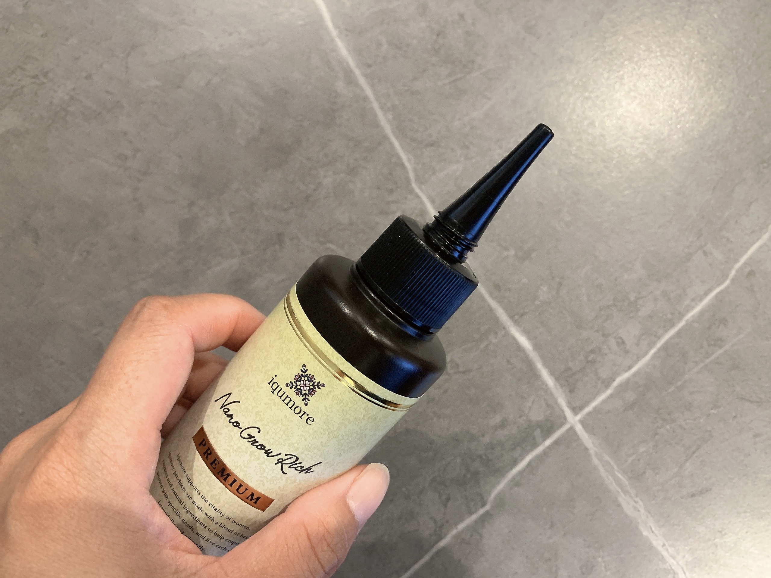 イクモアナノグロウリッチプレミアム/iqumore/頭皮ローションを使ったクチコミ（2枚目）