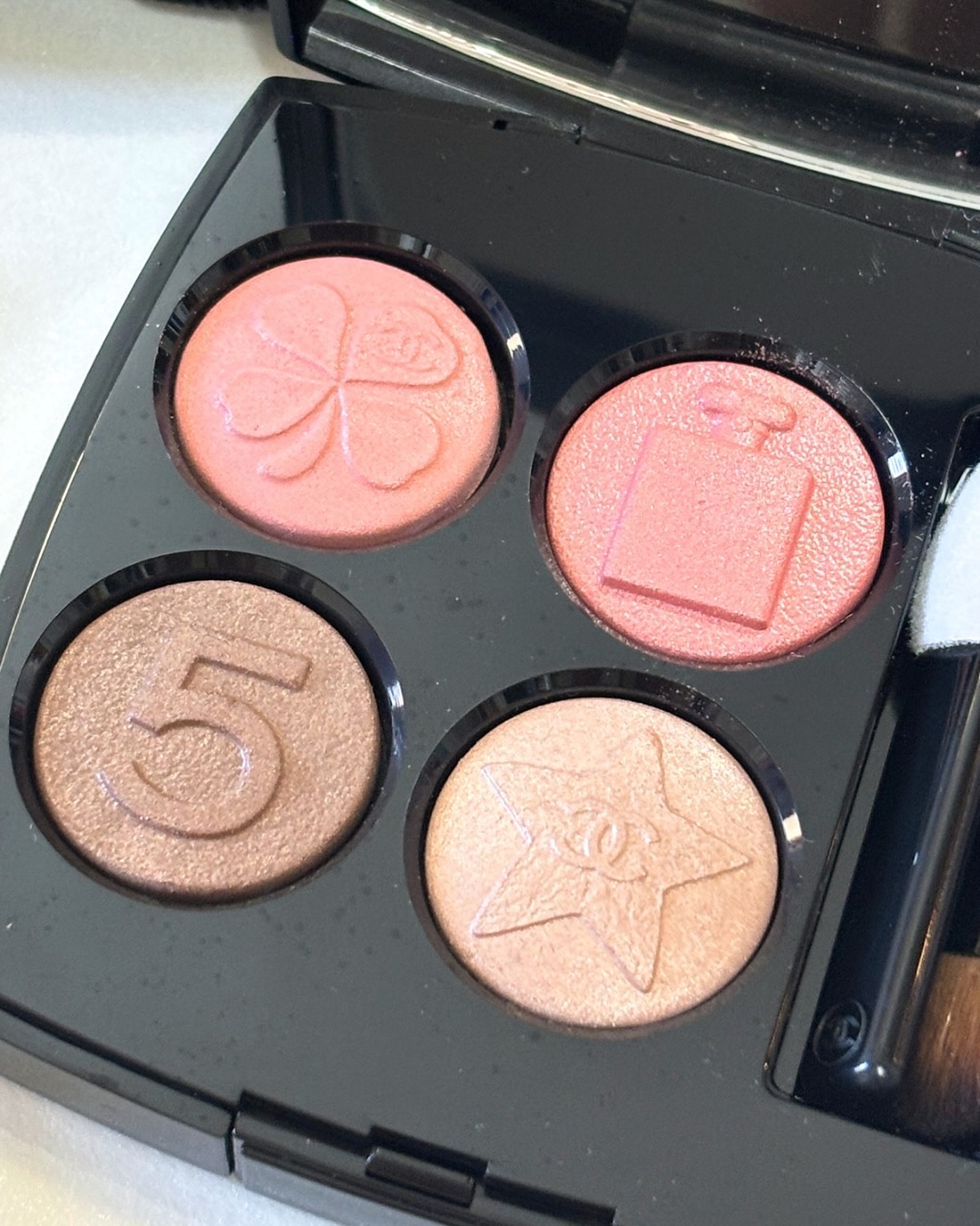 レ キャトル オンブル ブトン/CHANEL/アイシャドウパレットを使ったクチコミ（2枚目）