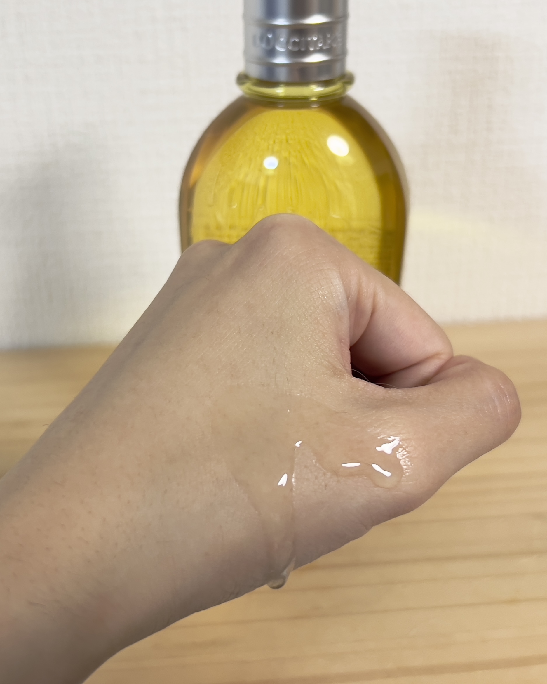 アーモンド モイスチャライジングシャワーオイル/L'OCCITANE/ボディソープを使ったクチコミ（3枚目）