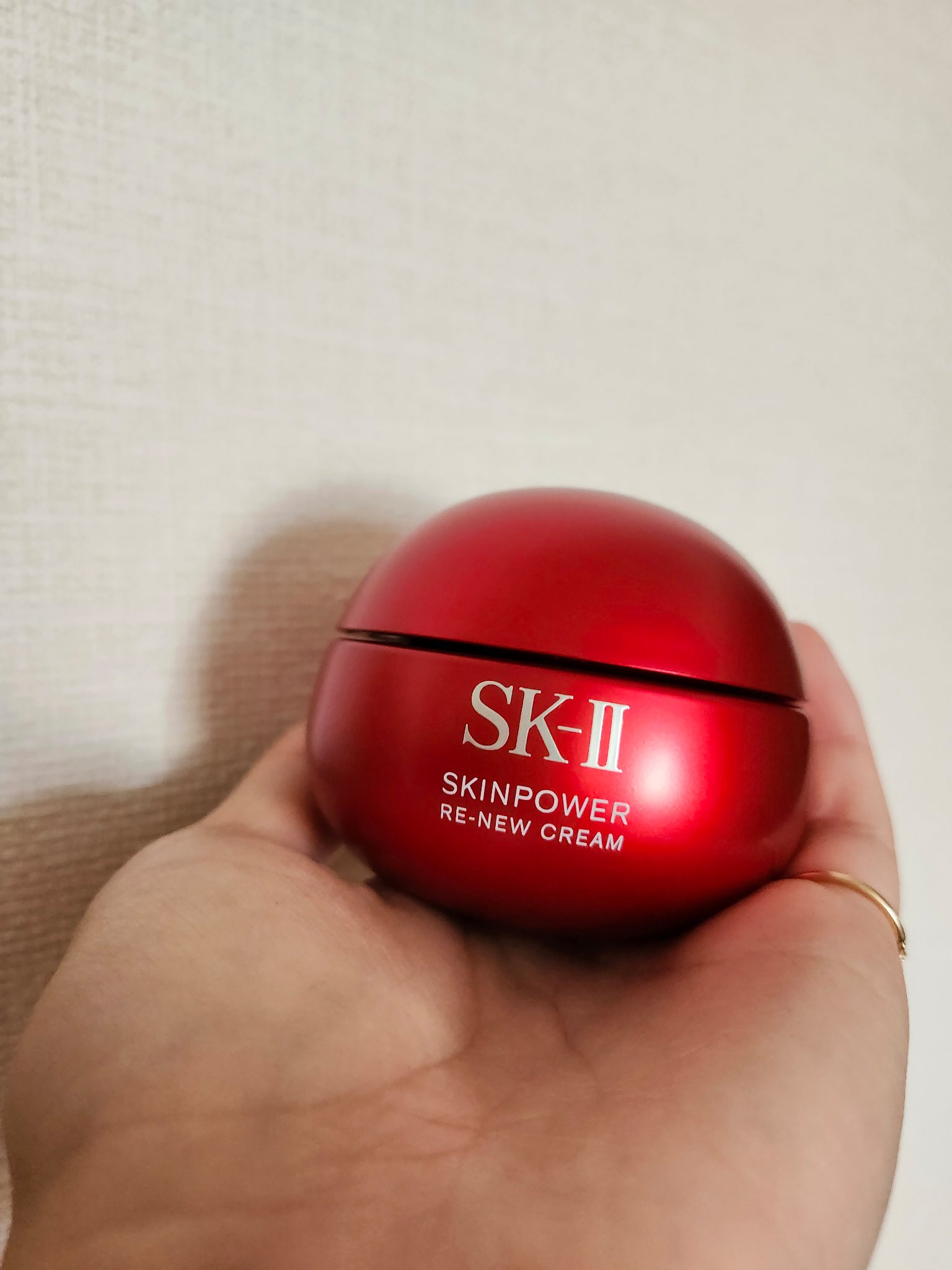 アットコスメさんで本当に久しぶりに
プレゼントいただきました🙇

しかも、大好きなSK-IIさんのクリーム。
香りはもちろん肌に伸ばしたときの
感じがすごくよすぎて、大切に使っています！