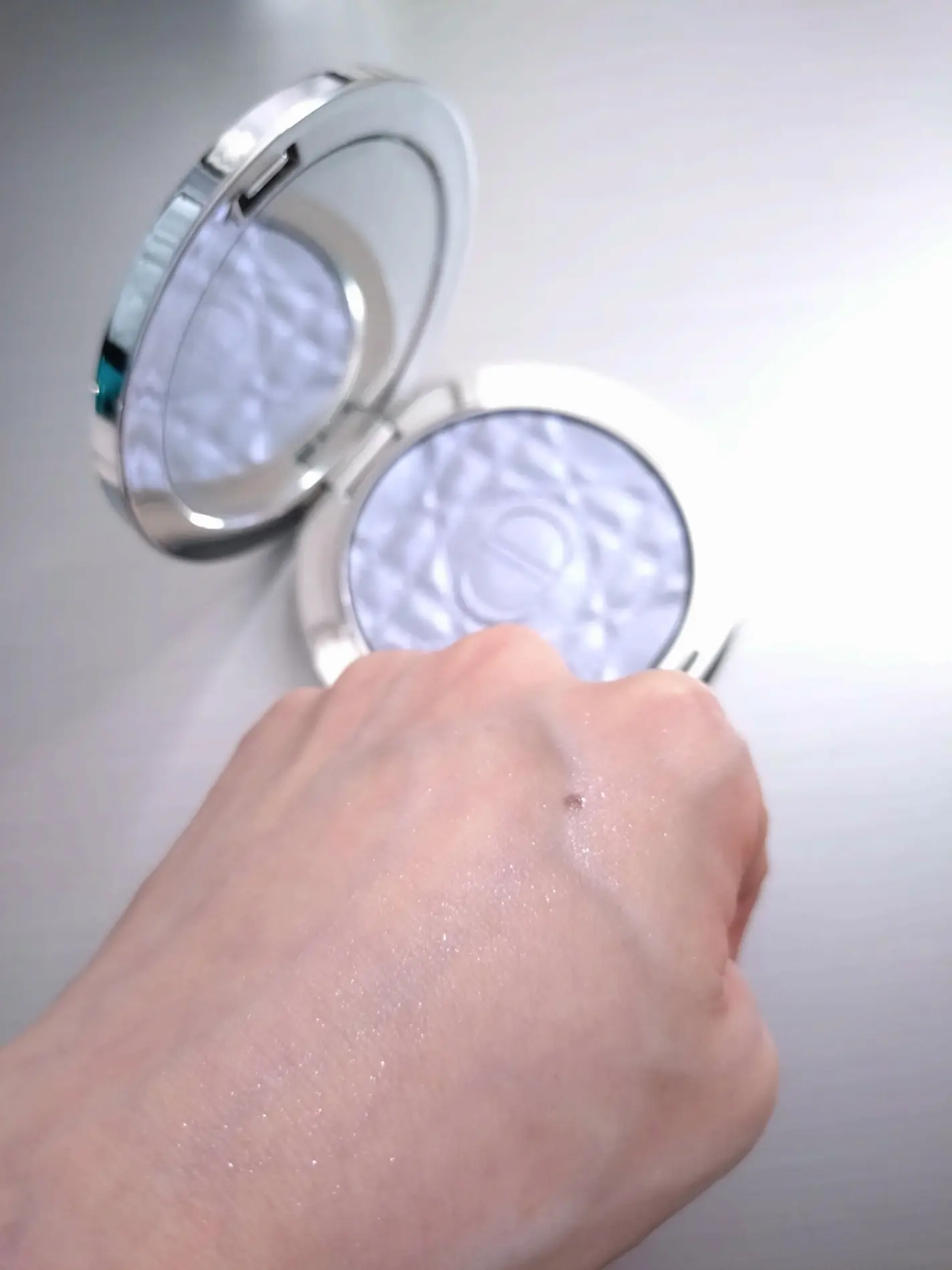 ディオールスキン フォーエヴァー グロウ ルミナイザー/Dior/ハイライトを使ったクチコミ（3枚目）