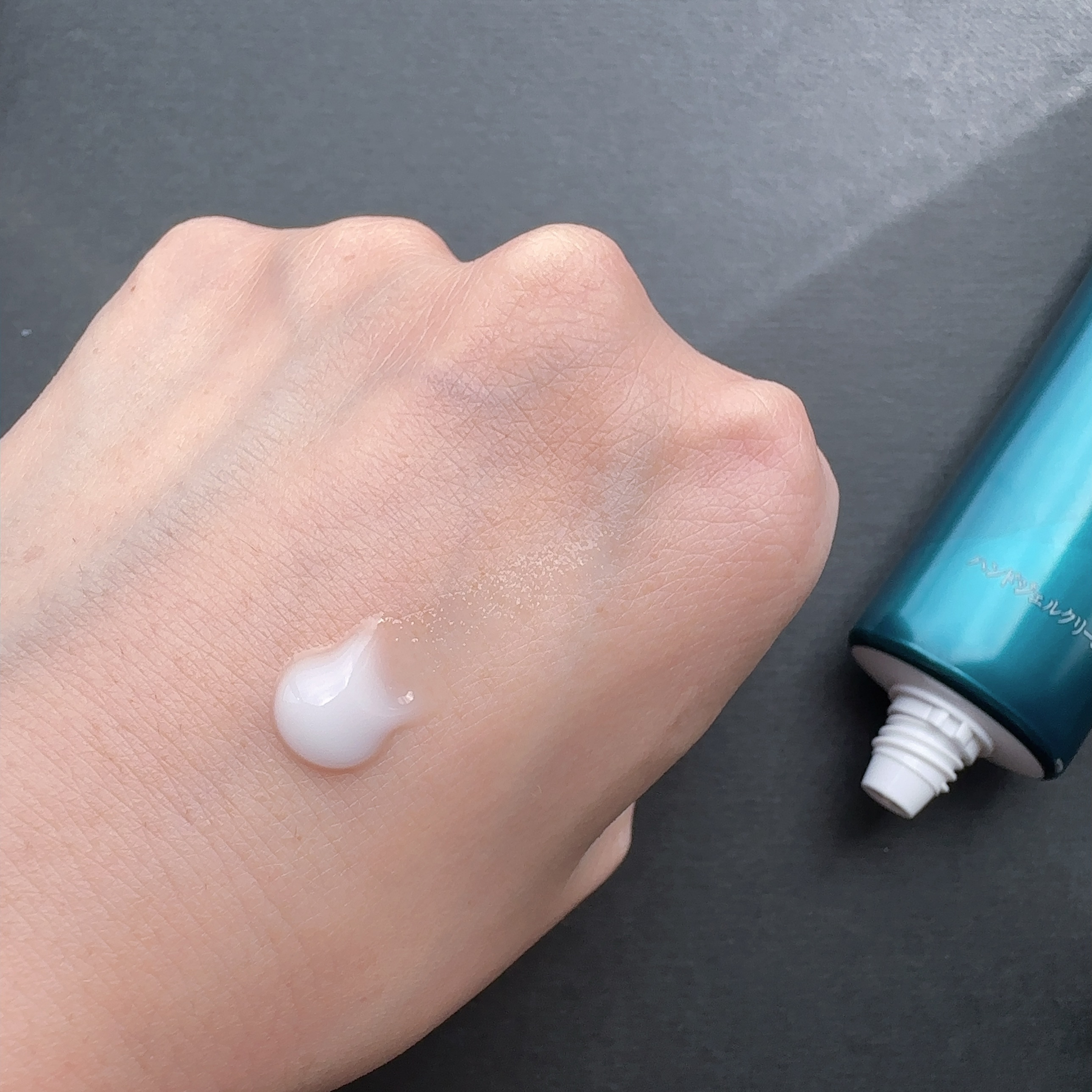 アトリックス ビューティーチャージプレミアム シワ改善 ハンドジェルクリーム 無香料/アトリックス/ハンドクリームを使ったクチコミ（2枚目）