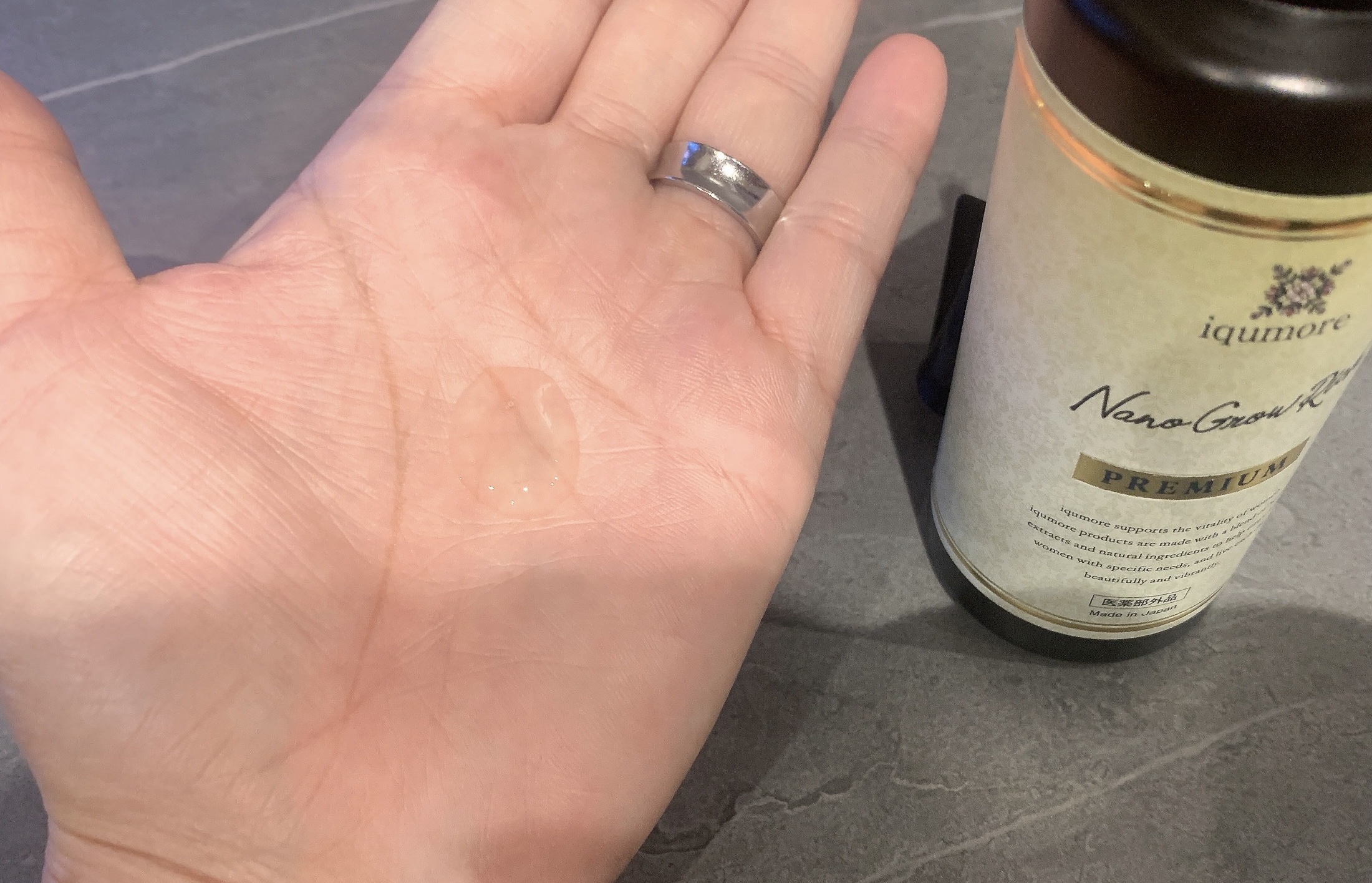 イクモアナノグロウリッチプレミアム/iqumore/頭皮ローションを使ったクチコミ（3枚目）