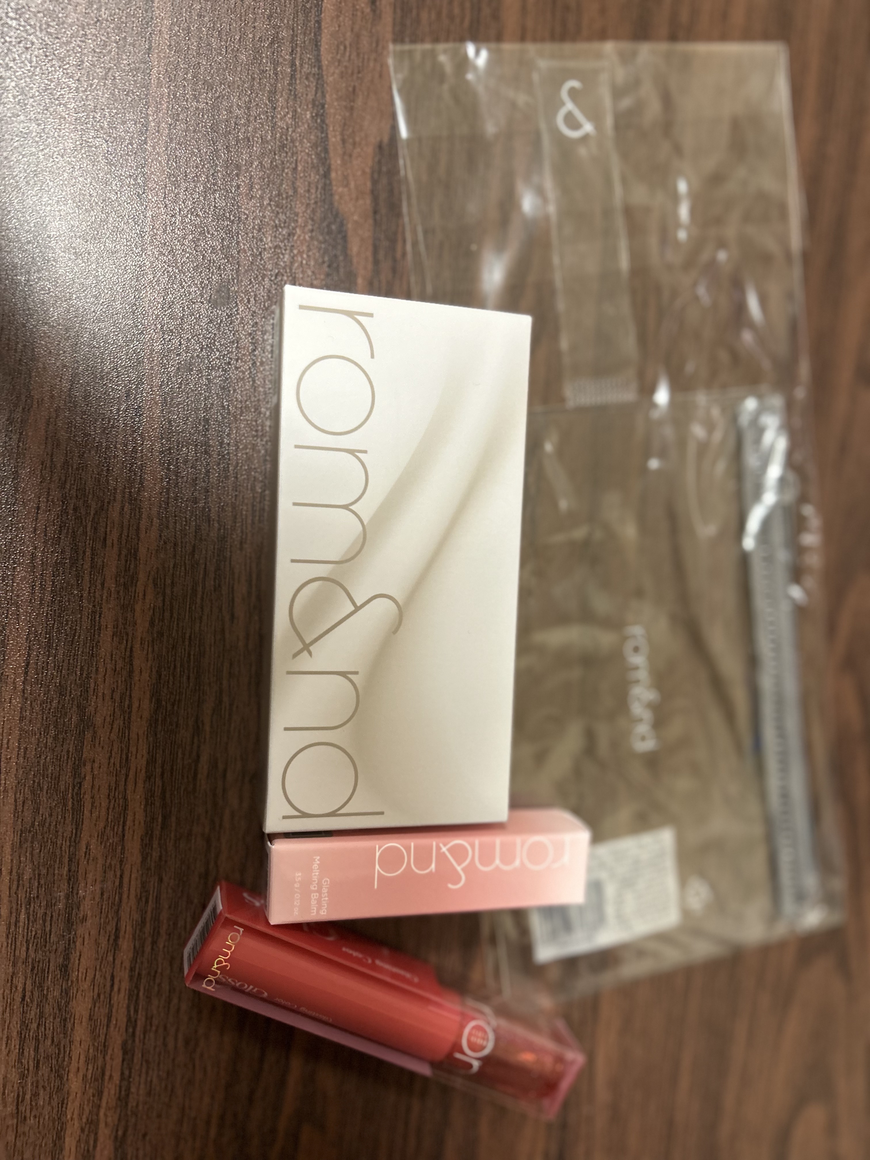 グラスティングカラーグロス/rom&nd/リップグロスを使ったクチコミ（1枚目）