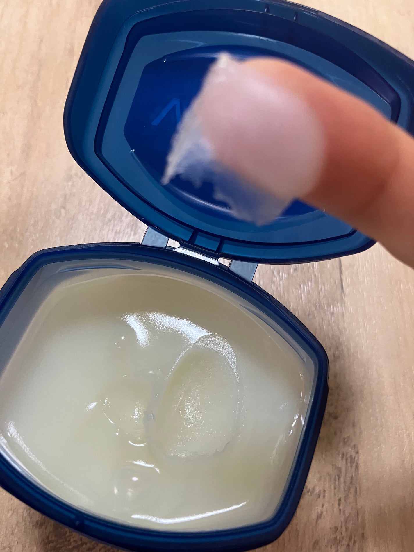 オリジナル ピュアスキンジェリー/ヴァセリン/ボディクリームを使ったクチコミ(3枚目)