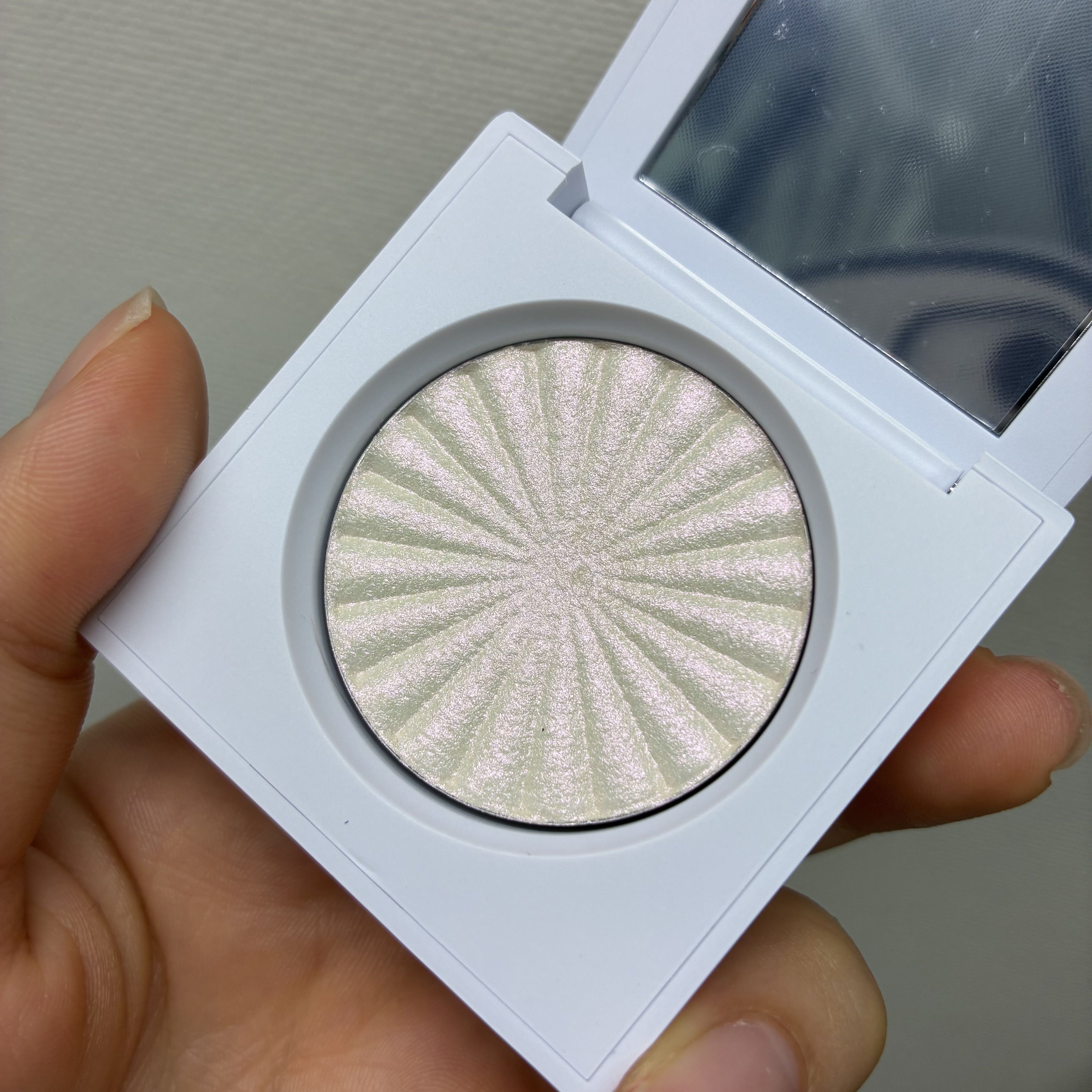 OFRA mini Highlighter/Ofra Cosmetics/パウダーハイライトを使ったクチコミ（3枚目）