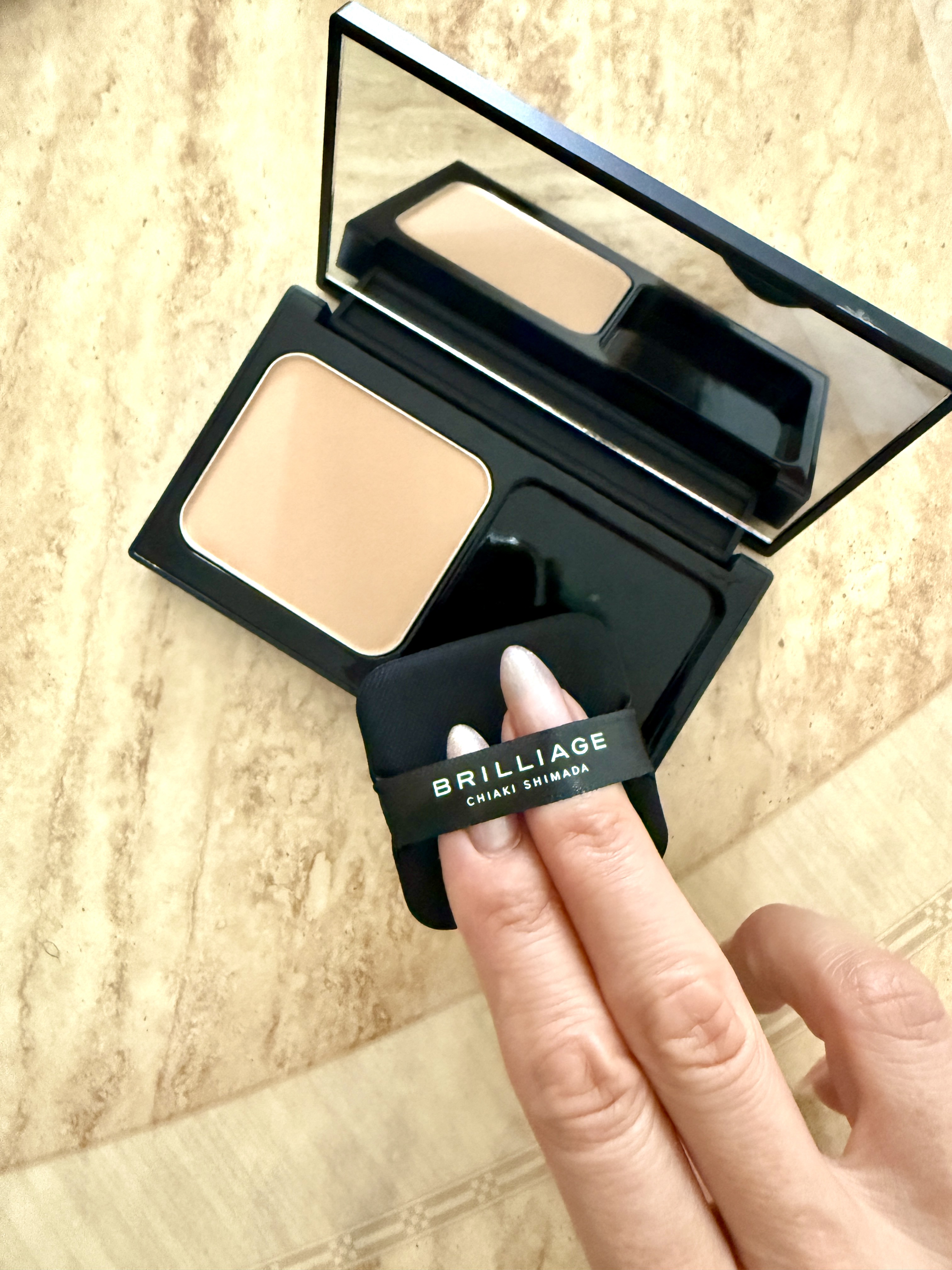 パウダリーファンデーション レジェンダリー グロウ/ブリリアージュ/パウダーファンデーションを使ったクチコミ（2枚目）