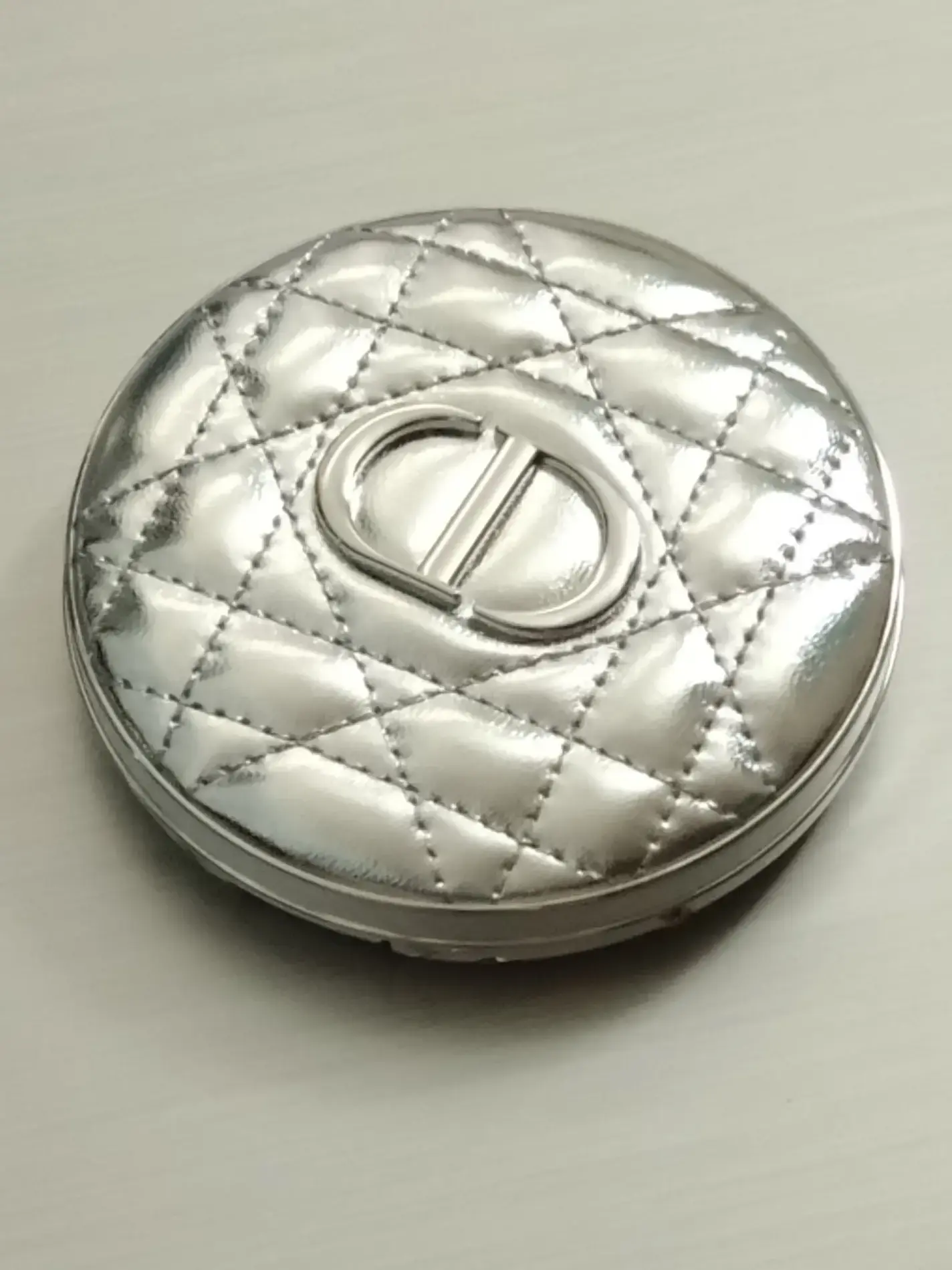 ディオールスキン フォーエヴァー グロウ ルミナイザー/Dior/ハイライトを使ったクチコミ(2枚目)