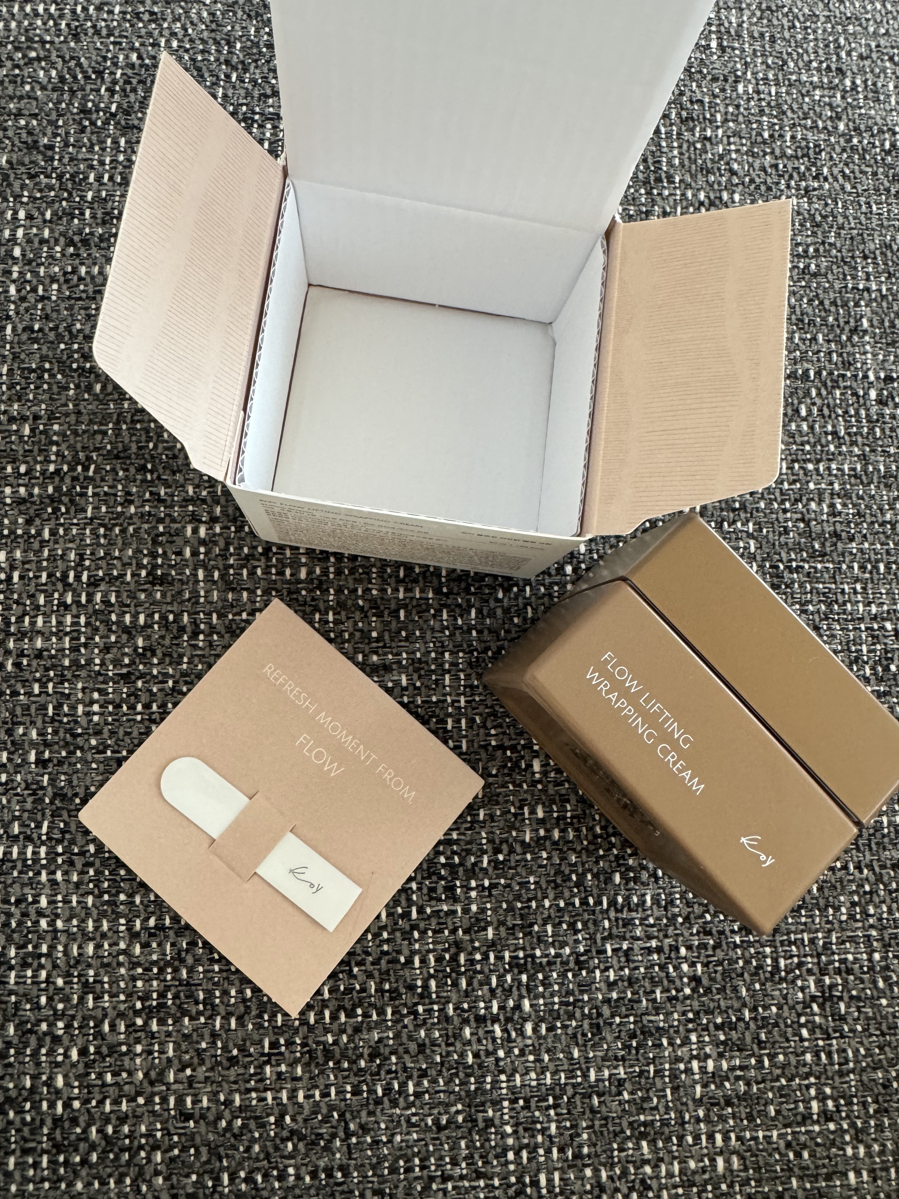 フローリフティングラッピングクリーム/koy/フェイスクリームを使ったクチコミ（3枚目）