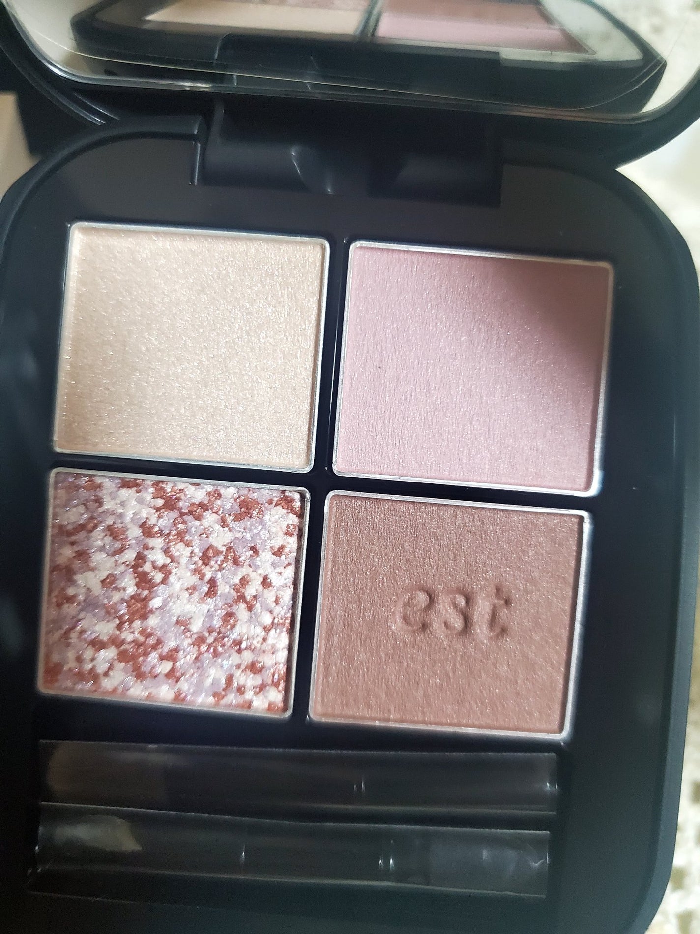 エスト トランスフィア アイカラー/est/アイシャドウパレットを使ったクチコミ(3枚目)