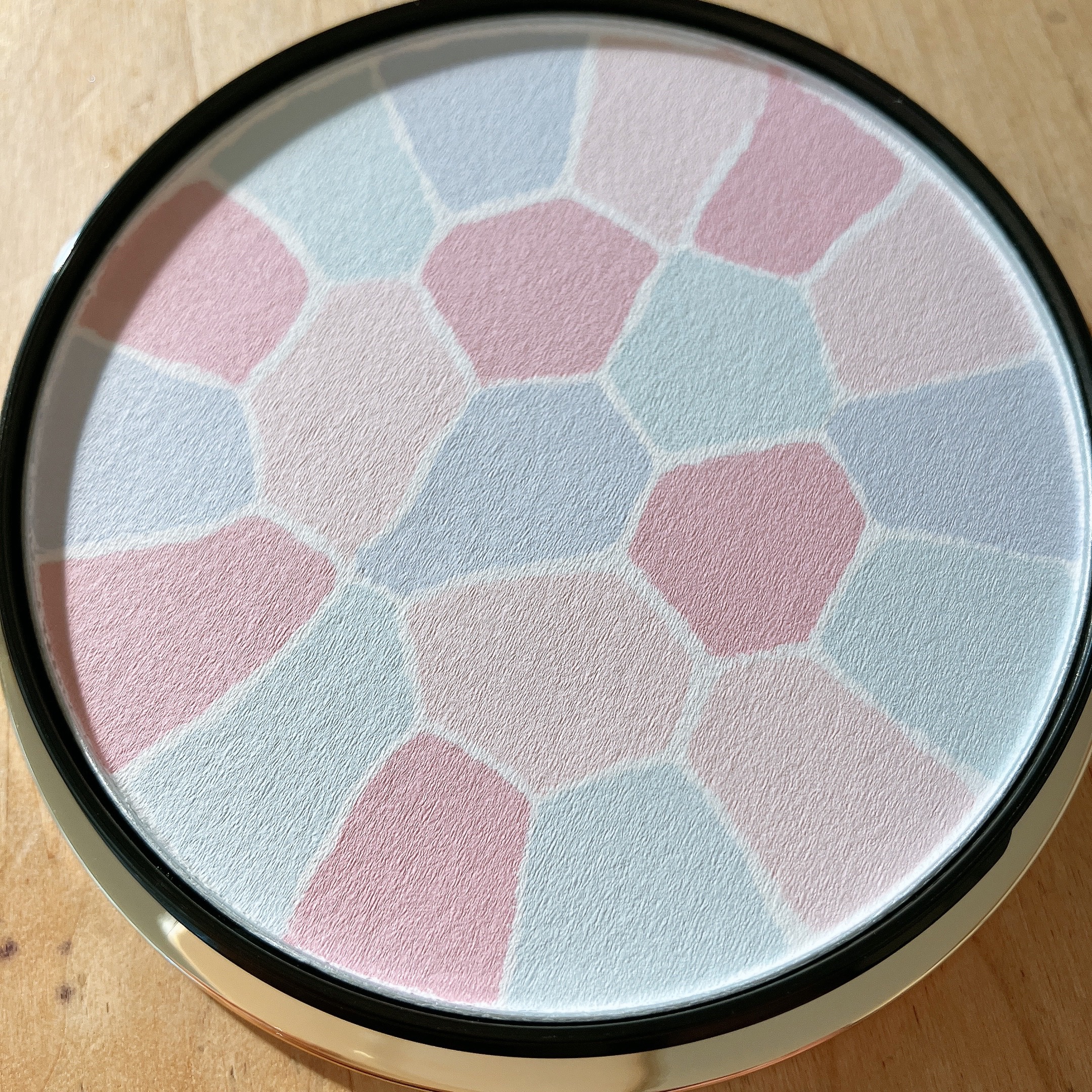 エレガンス ラ プードル オートニュアンス リクスィーズ VIII イノセント/Elégance/プレストパウダーを使ったクチコミ（2枚目）